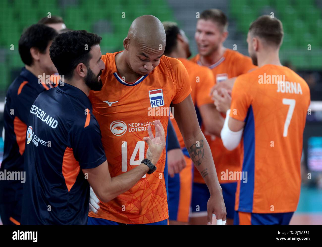 LJUBLJANA, SLOWENIEN - 31. AUGUST: Die Spieler der Niederlande feiern während der Volleyball-Weltmeisterschaft der Männer - Pool F - Vorbereitungsphase-Spiel zwischen den Niederlanden und dem Iran in der Arena Stozice am 31. August 2022 in Ljubljana, Slowenien (Foto: Borut Zivulovic/BSR Agency) Stockfoto