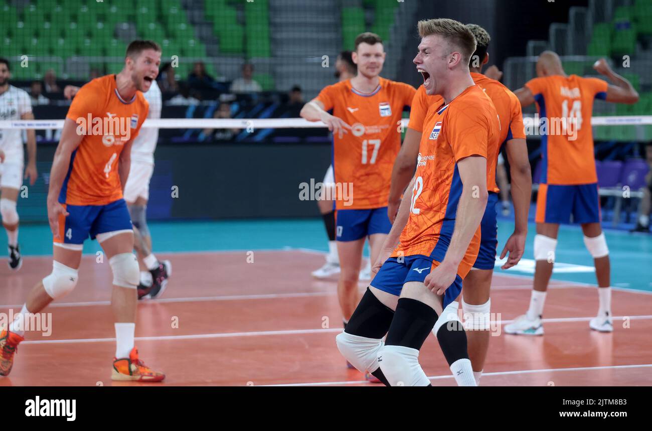 LJUBLJANA, SLOWENIEN - 31. AUGUST: Die Spieler der Niederlande feiern während der Volleyball-Weltmeisterschaft der Männer - Pool F - Vorbereitungsphase-Spiel zwischen den Niederlanden und dem Iran in der Arena Stozice am 31. August 2022 in Ljubljana, Slowenien (Foto: Borut Zivulovic/BSR Agency) Stockfoto