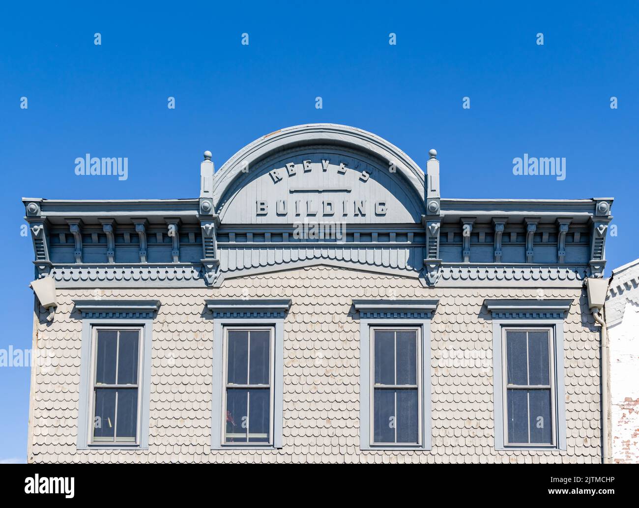Bild der Fassade des Reeve's Building in Greenport, NY Stockfoto