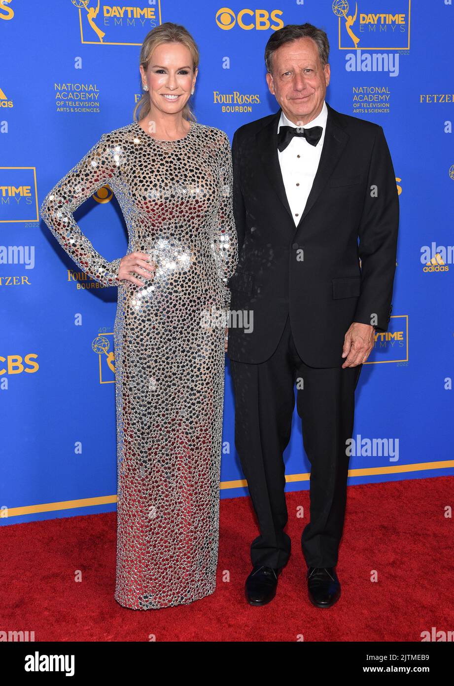 Dr. Jennifer Ashton und Tom Werner kommen bei den Annual Daytime Emmy Awards 49. an, die am 24. Juni 2022 im Pasadena Civic Auditorium in Pasadena, CA, abgehalten werden. © OConnor- Arroyo/AFF-USA.com Stockfoto