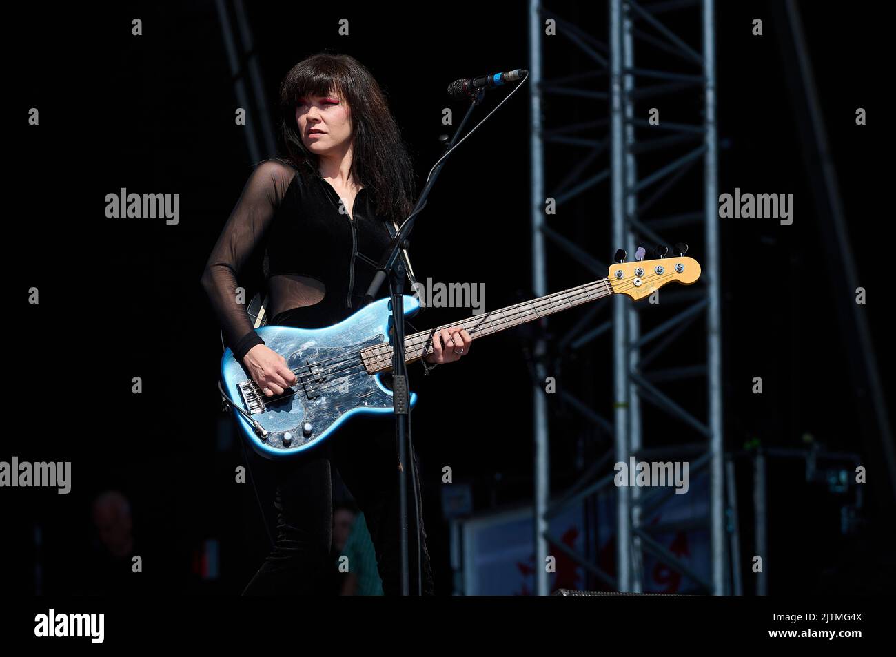 PORTSMOUTH, HAMPSHIRE, Großbritannien – 26 2022. AUGUST: Die Indie Rock Band Primal Scream eröffnet das Victorious Music Festival auf Southsea Common. Stockfoto