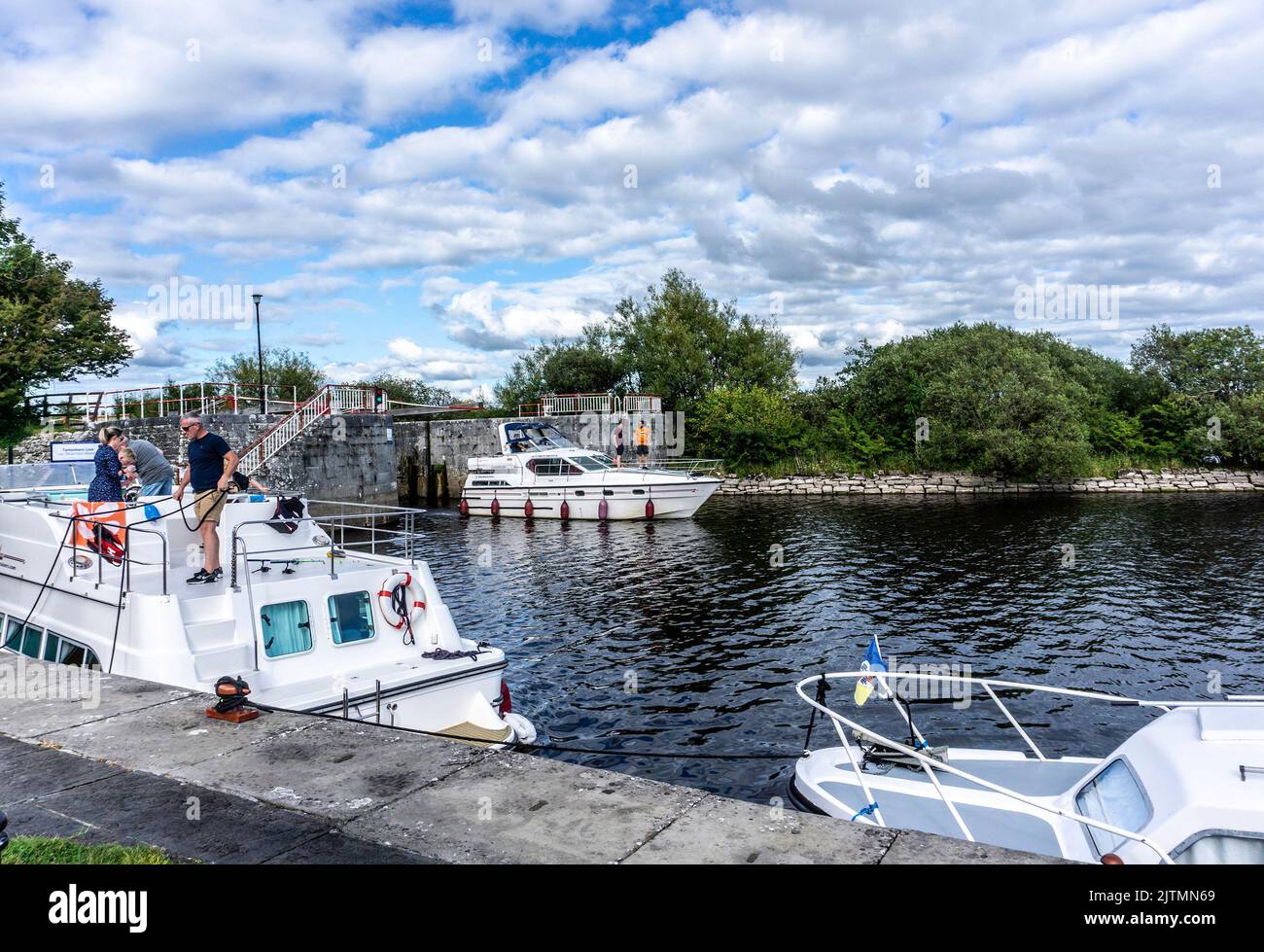 Tarmonbarry Lock am Fluss Shannon in Roscommon, Irland. Stockfoto