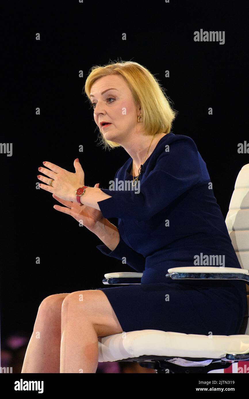 London, Großbritannien. 31. August 2022. Liz Truss während einer Hustings-Veranstaltung in der Wembley Arena, London, als Teil ihrer Kampagne zur Führung der Konservativen Partei und zur nächsten Premierministerin. Bilddatum: Mittwoch, 31. August 2022. Bildnachweis sollte lauten: Matt Crossick/Empics/Alamy Live News Stockfoto