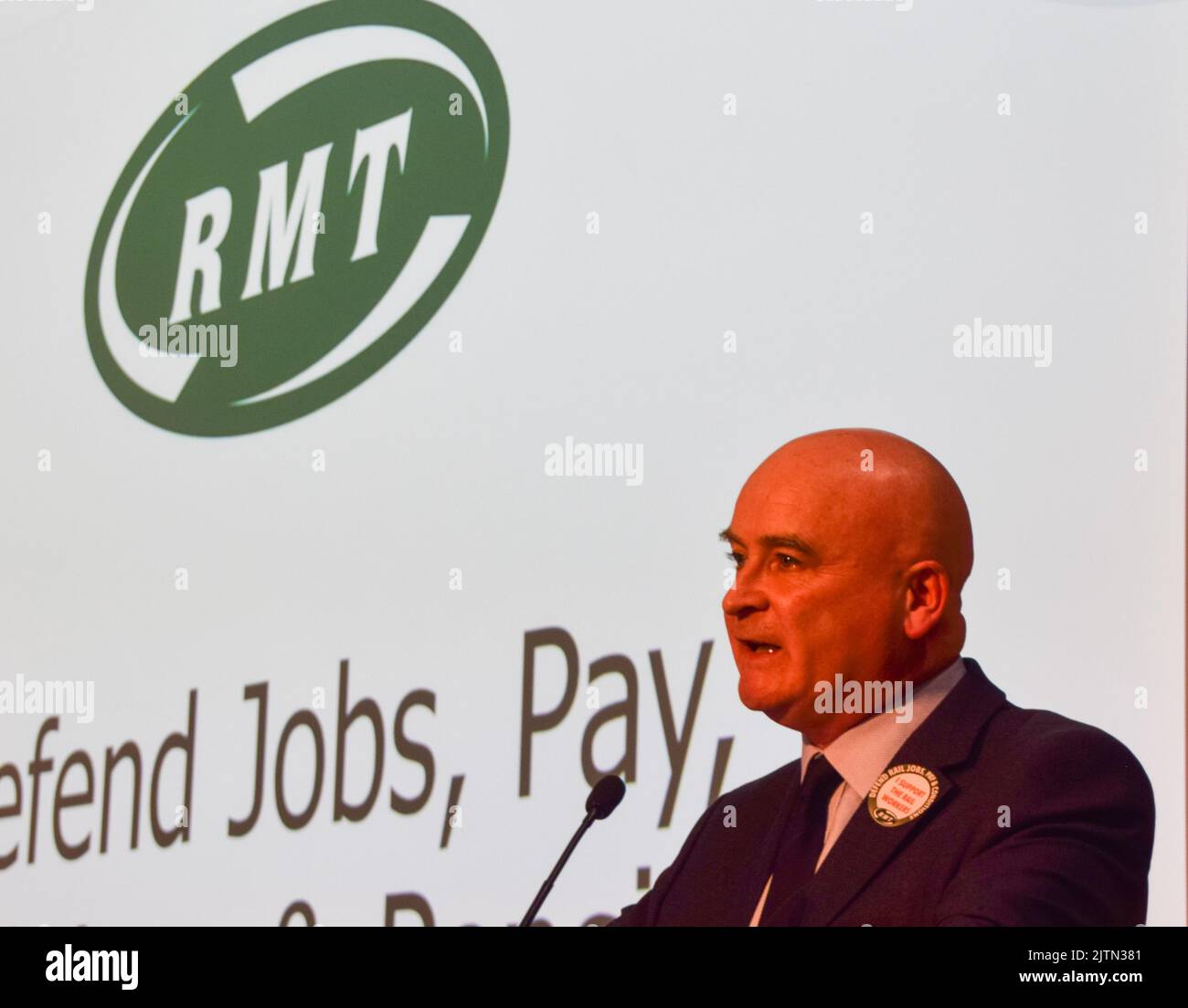 London, Großbritannien. 31.. August 2022. MICK LYNCH, Generalsekretär der RMT (Rail, Maritime and Transport Union), sprach bei der RMT-Gewerkschaftsversammlung zur Rettung des Londoner öffentlichen Verkehrs im TUC-Kongresshaus. Kredit: Vuk Valcic/Alamy Live Nachrichten Stockfoto