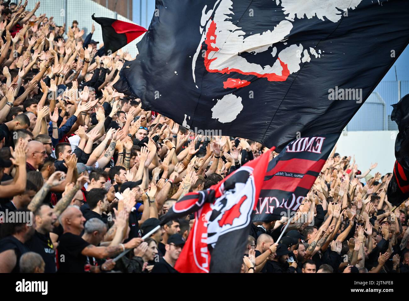 Sassuolo, Italien - 30/08/2022, Foto Massimo Paolone/LaPresse 30 Agosto 2022 - Sassuolo, Italia - Sport, calcio - Sassuolo vs Milan - Campionato italiano di calcio Serie A Tim 2022/2023 - Stadio Mapei Citt&#XE0; del Tricolore. Nella foto: i tifosi del Milan August 30, 2022 Sassuolo, Italien - Sport, calcio - Sassuolo vs Milan - Italienische Serie A Fußballmeisterschaft 2022/2023 - Mapei Stadium. Im Bild: Die Fans von Mailand Stockfoto