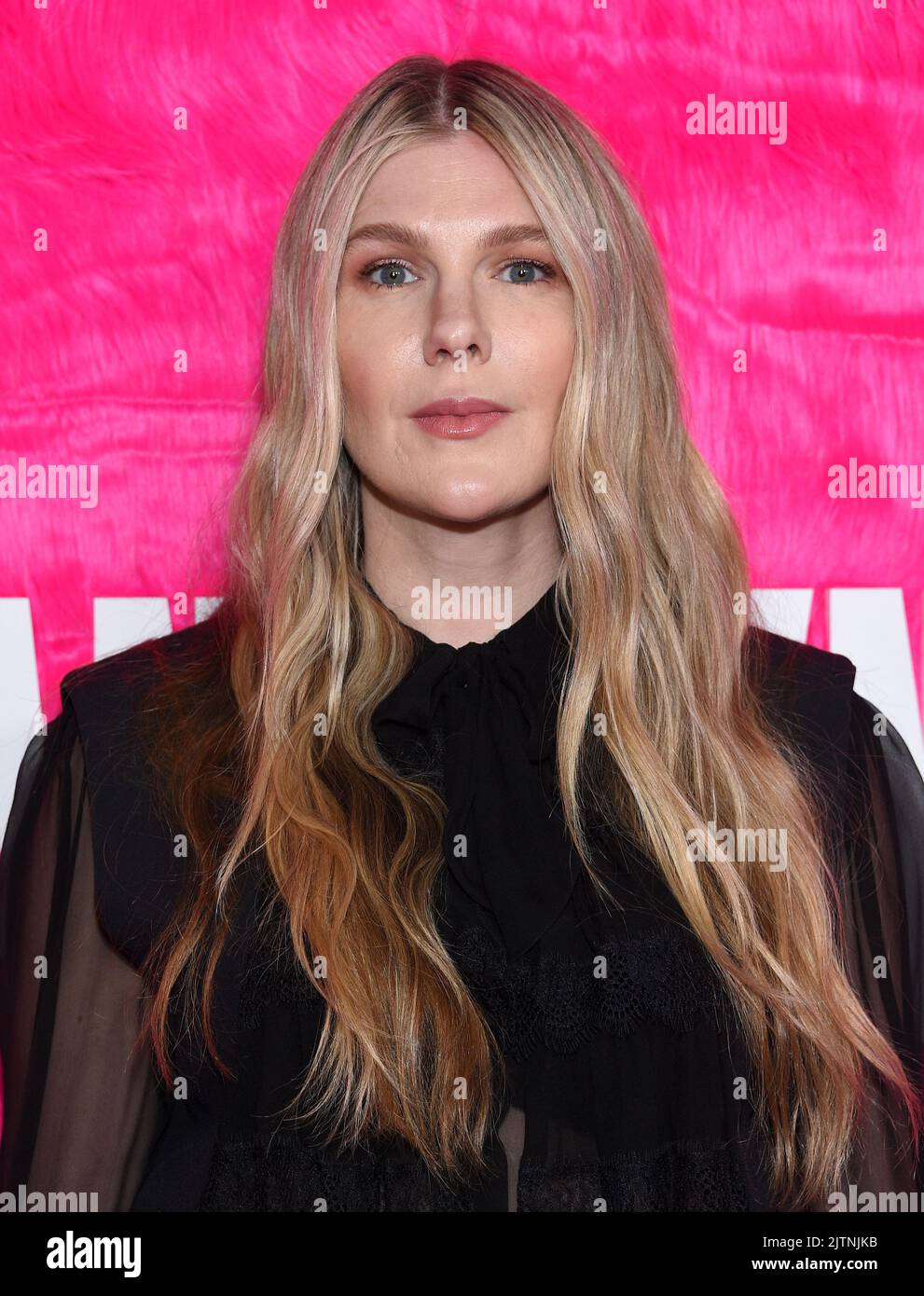 Lily Rabe kommt am 10. Mai 2022 im Pacific Design Center in West Hollywood, CA, zum Original ‘Angelyne’ von Pfau. © OConnor/AFF-USA.com Stockfoto