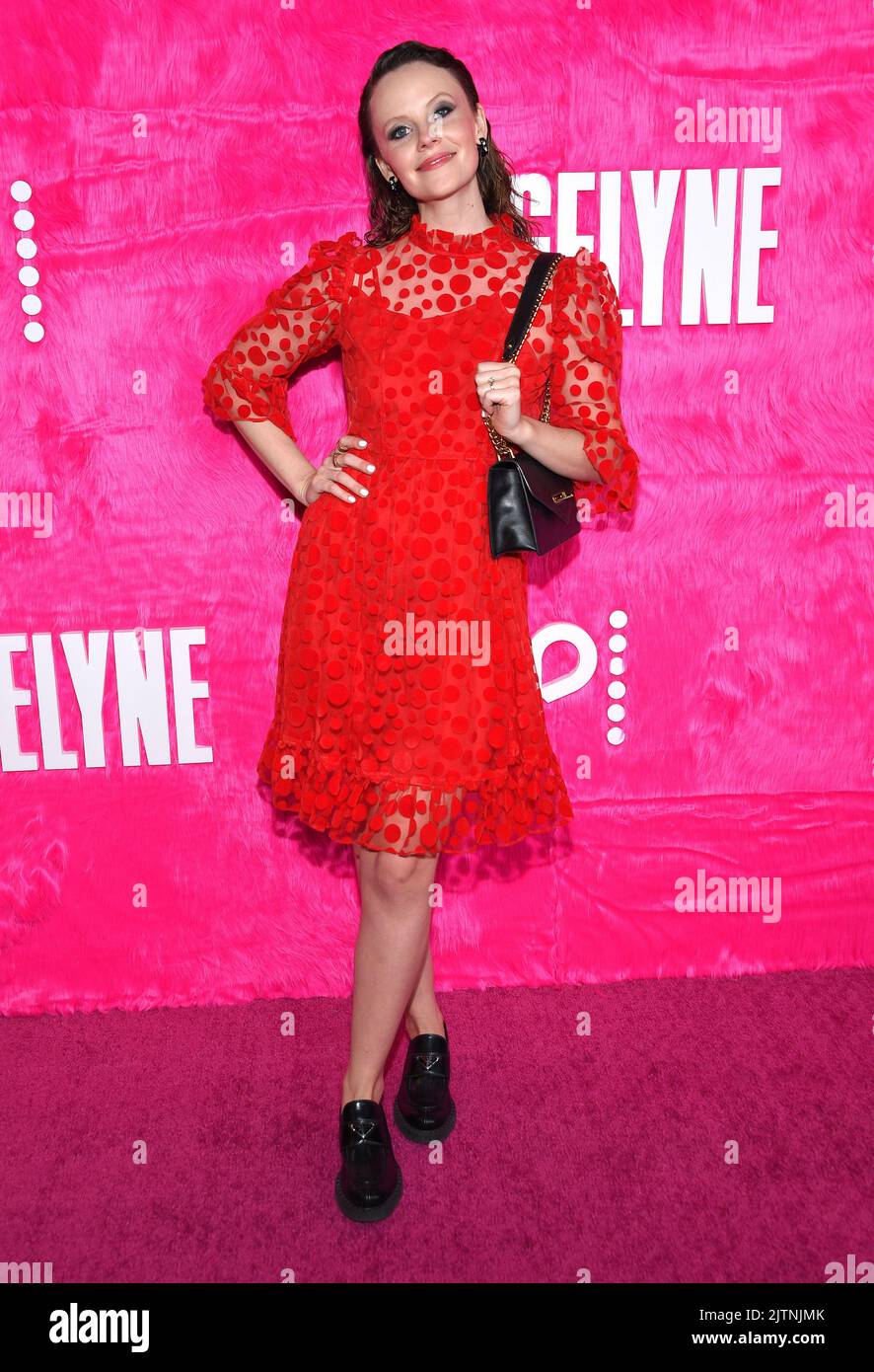 Sarah Ramos kommt am 10. Mai 2022 im Pacific Design Center in West Hollywood, CA, zum Original ‘Angelyne’ von Pfau. © OConnor/AFF-USA.com Stockfoto