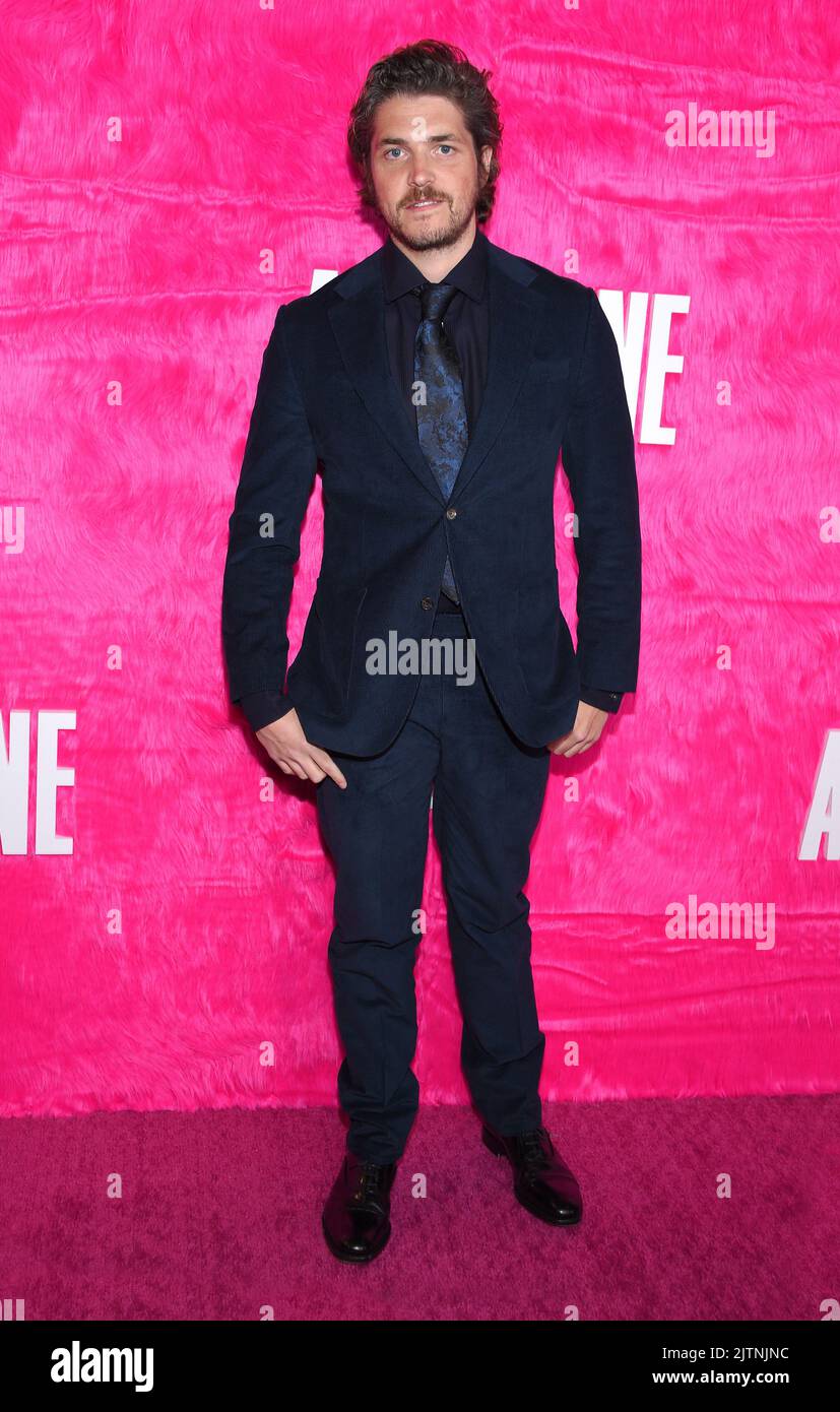 Philip Ettinger kommt am 10. Mai 2022 im Pacific Design Center in West Hollywood, CA, zum Original ‘Angelyne’ von Pfau. © OConnor/AFF-USA.com Stockfoto