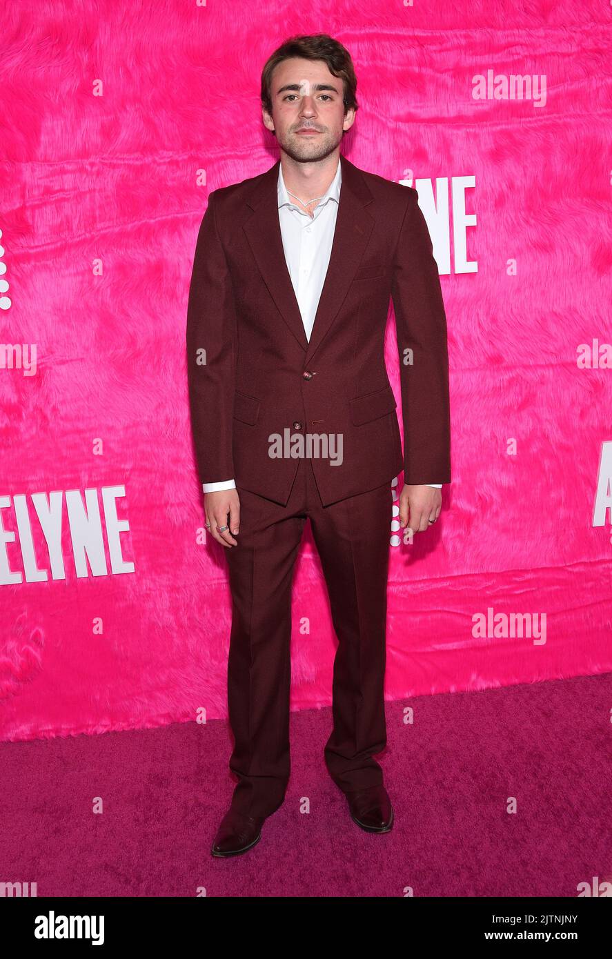 Charlie Rowe kommt am 10. Mai 2022 im Pacific Design Center in West Hollywood, CA, zum Original ‘Angelyne’ von Pfau. © OConnor/AFF-USA.com Stockfoto