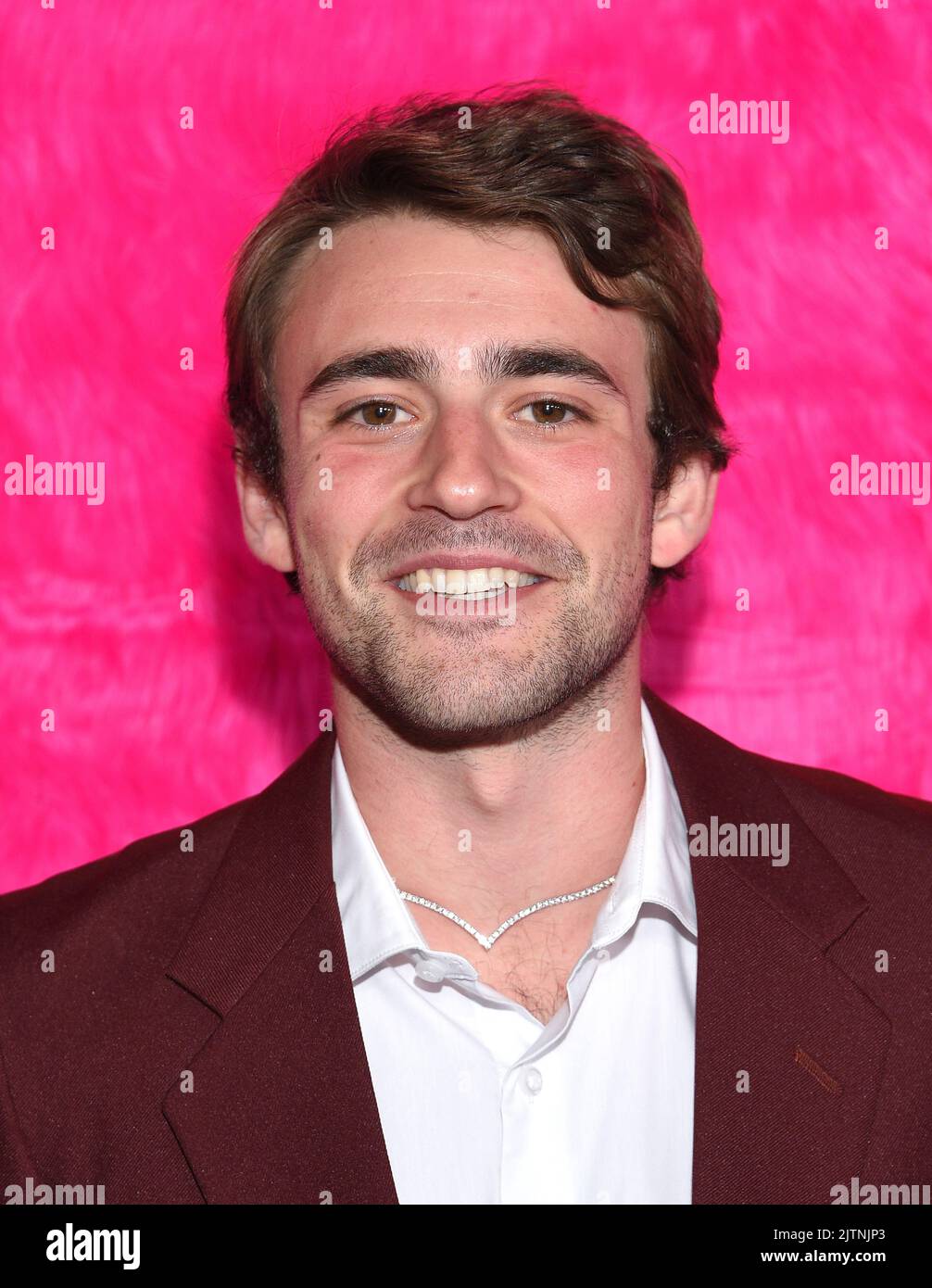 Charlie Rowe kommt am 10. Mai 2022 im Pacific Design Center in West Hollywood, CA, zum Original ‘Angelyne’ von Pfau. © OConnor/AFF-USA.com Stockfoto