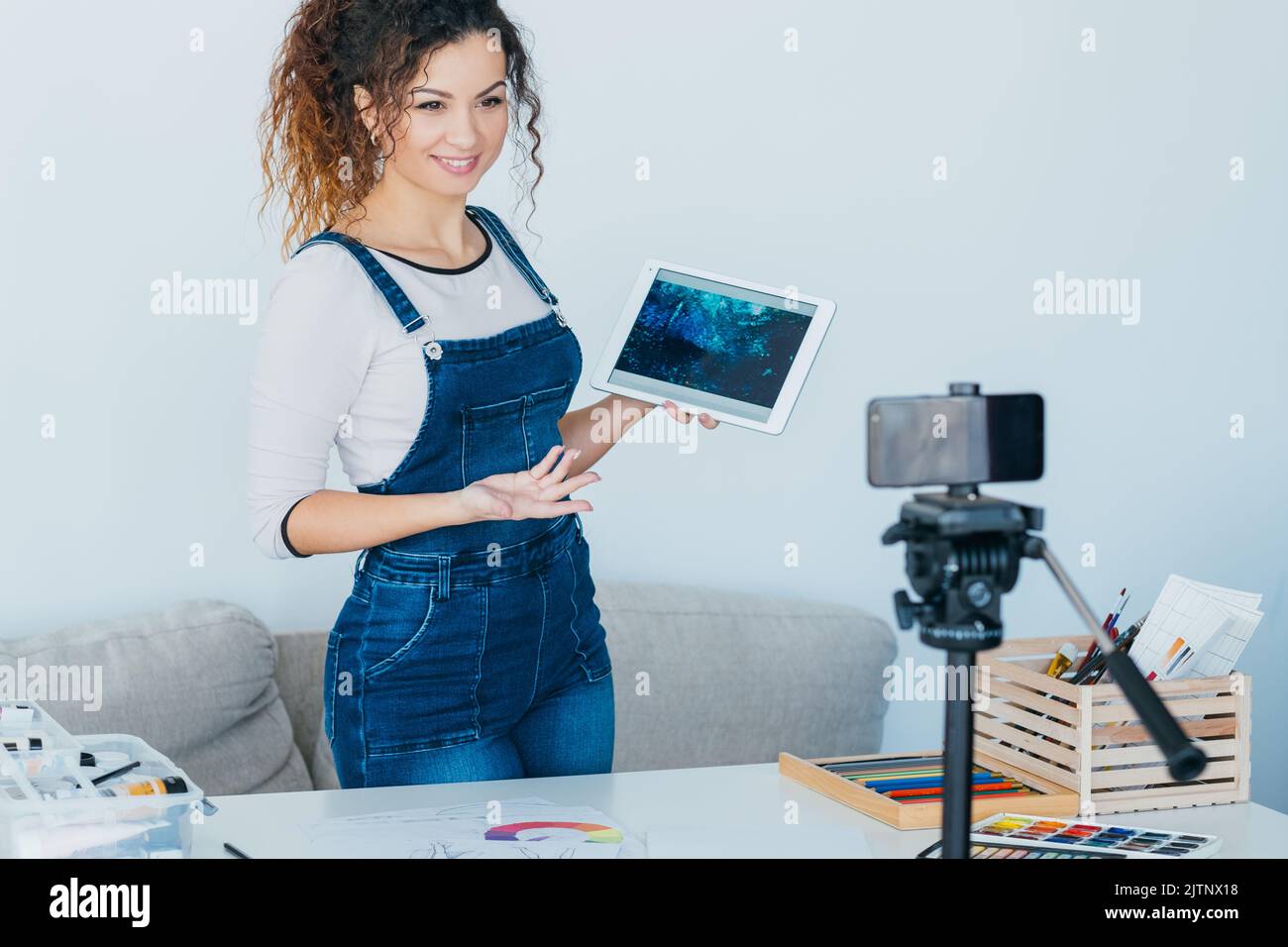 Künstler Video Blog kreative Dame Anwendung Tablet Stockfoto