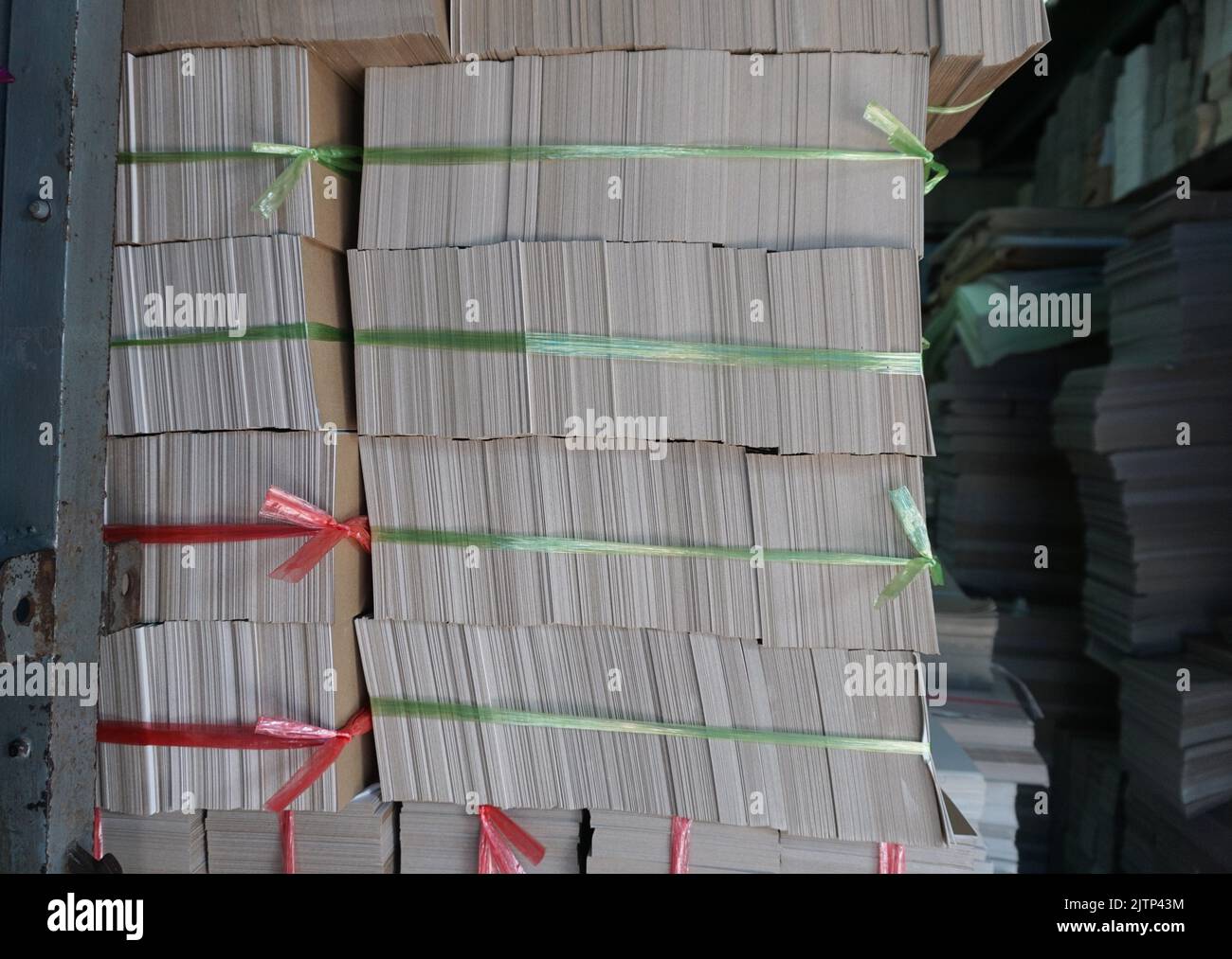 Eine große Anzahl von Papierfabriken ist bereit, an Kunden zu liefern Stockfoto