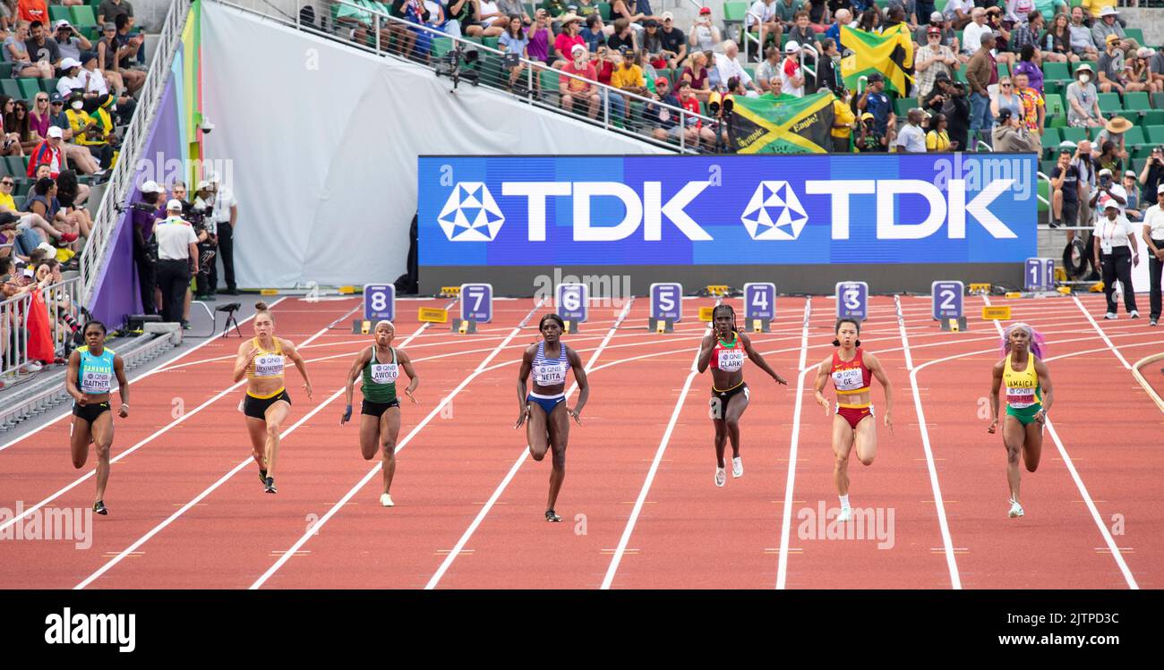 TyNia Gaither, Gina Luckenkemper, Fatmata Awolo, Daryll Neita, Amya Clarke, Manqi Ge, Shelly-Ann Fraser-Pryce im Wettbewerb bei den Frauen 100m Läufe bei t Stockfoto