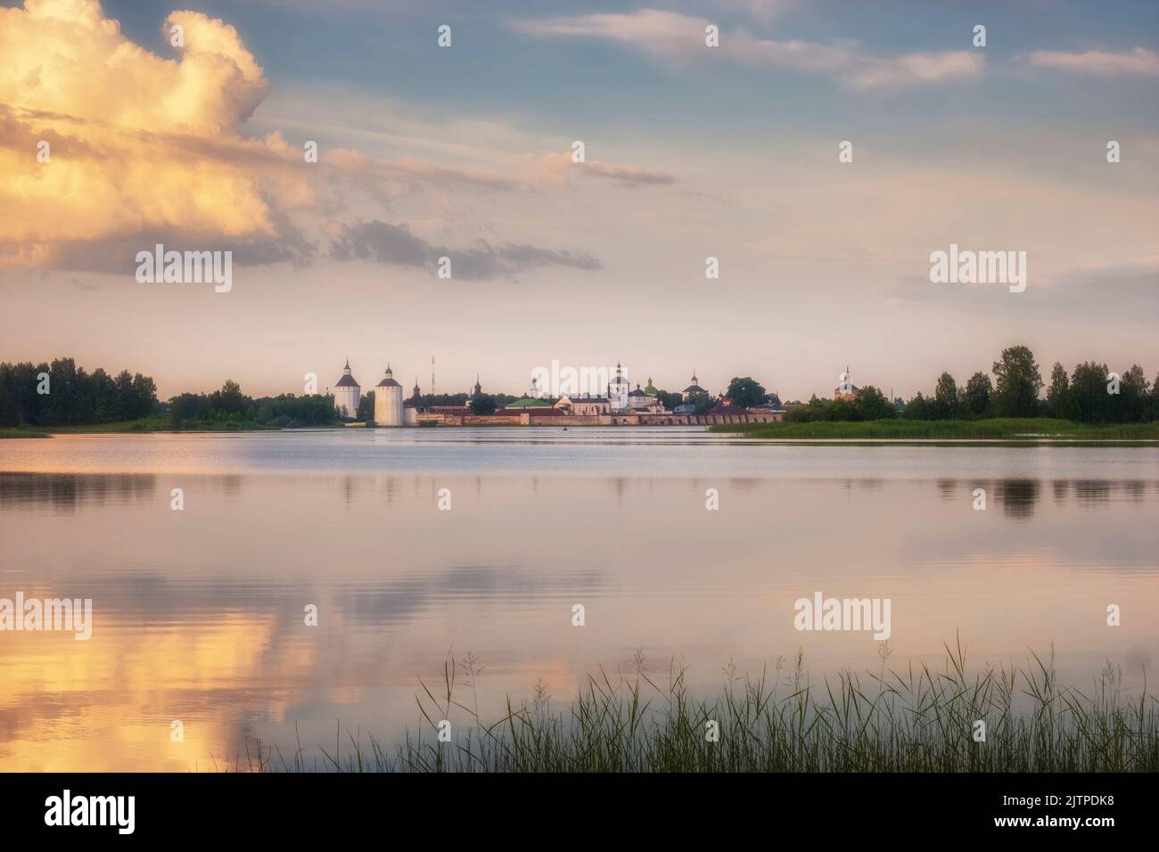 Das Kloster Kirillo Belozersky in der Region Wologda liegt am Ufer des Sees Siversky Stockfoto