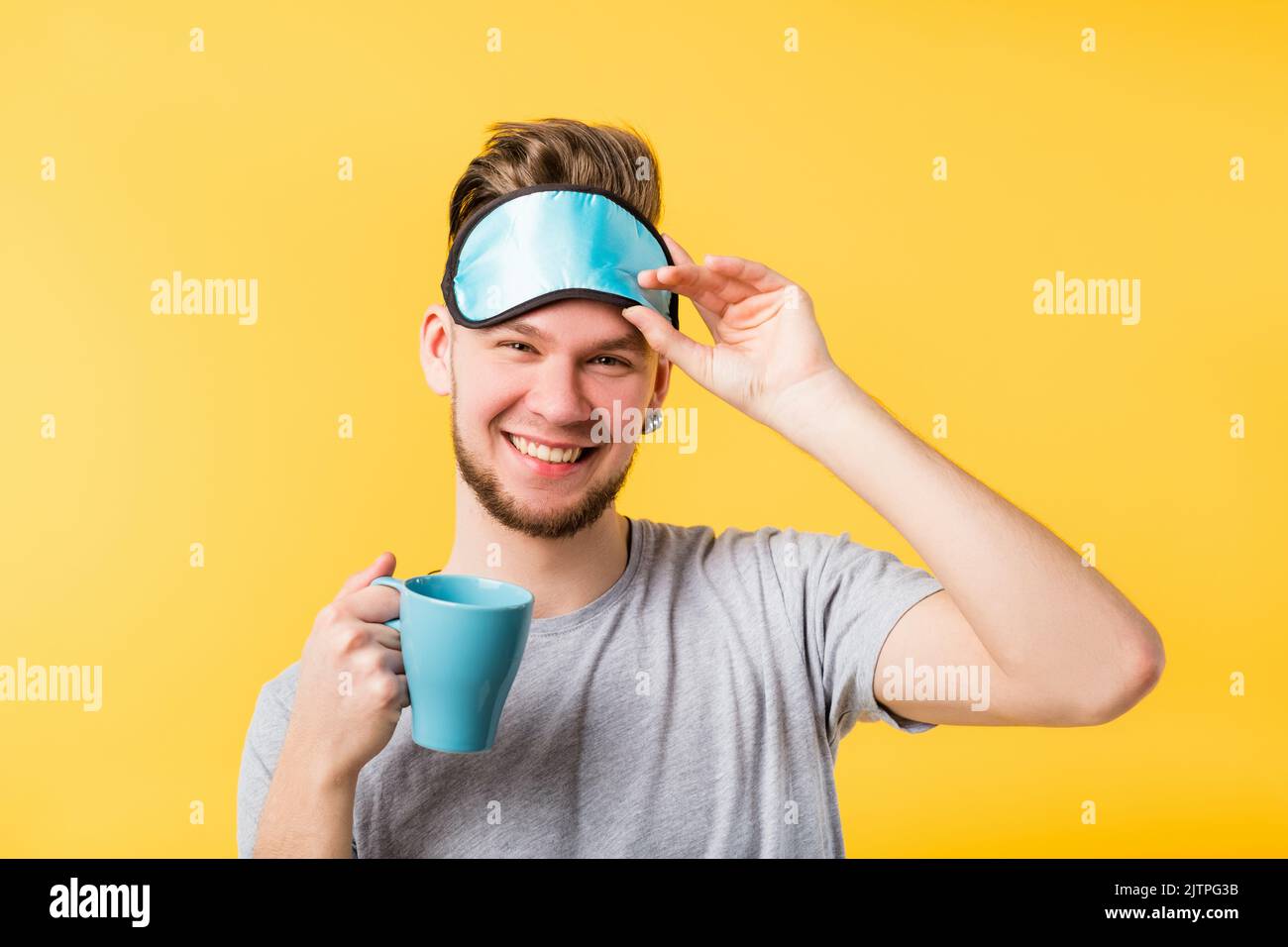 Lifestyle Gewohnheit gesunden Schlaf glücklich Mann Maske Stockfoto