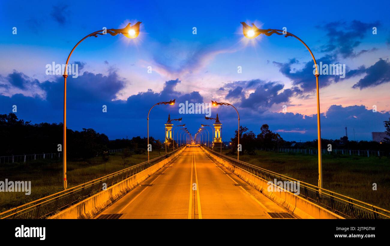 Thailändische laotische Freundschaftsbrücke in der Provinz Nakhon Phanom, Thailand. Stockfoto