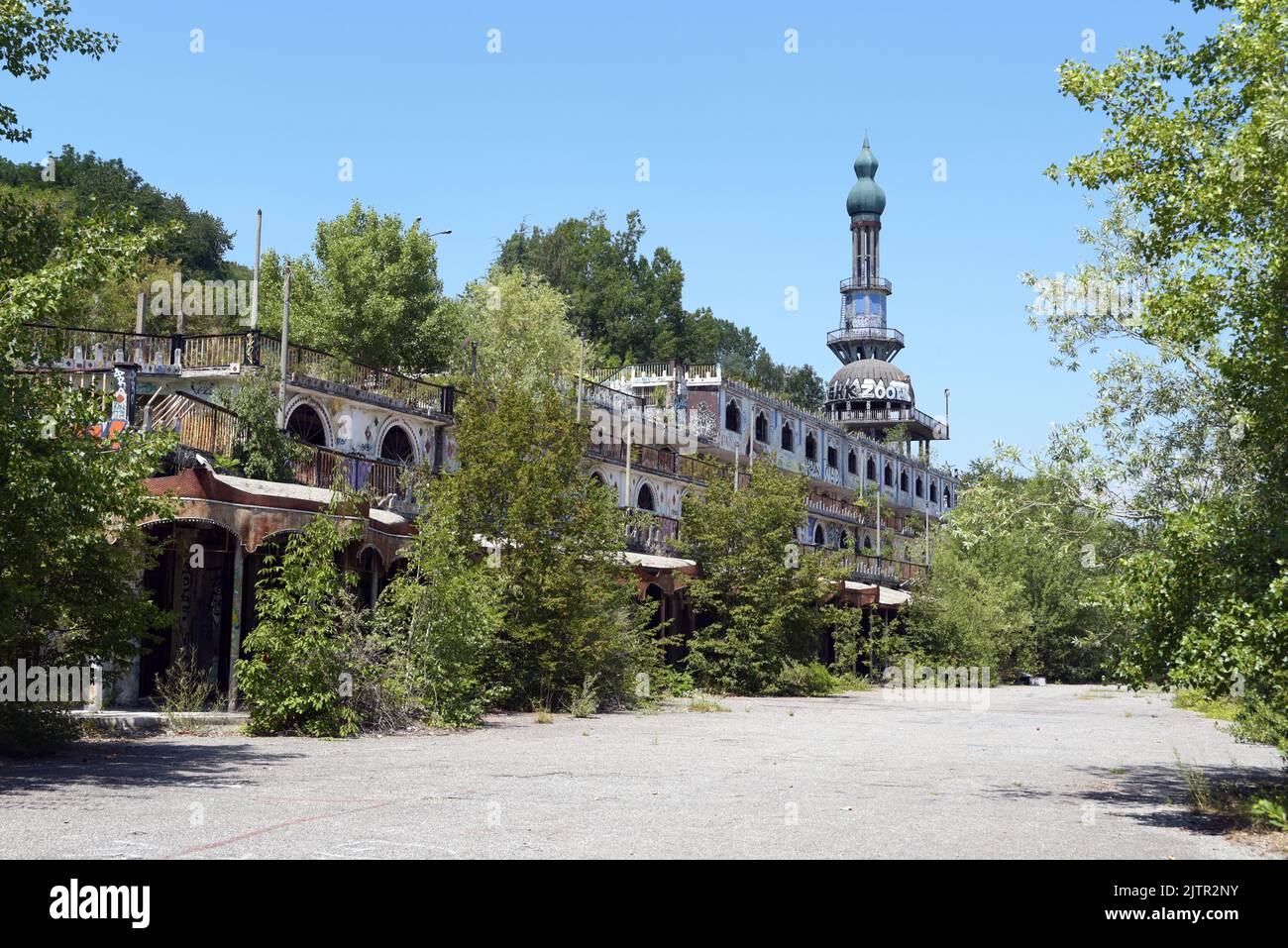 Verlassen Sie das Dorf Consonno in italien mit verlorenen Gebäuden Stockfoto