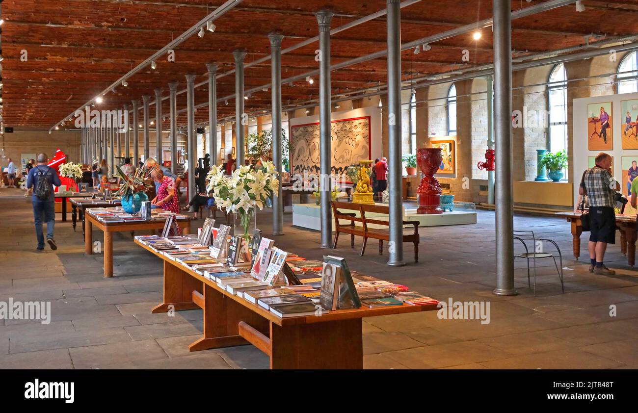 Salts Mill Gift and Retail Space, 1853 Gallery, Sailtaire, Bradford, West Yorkshire, ENGLAND, GROSSBRITANNIEN, BD98 8AA Stockfoto