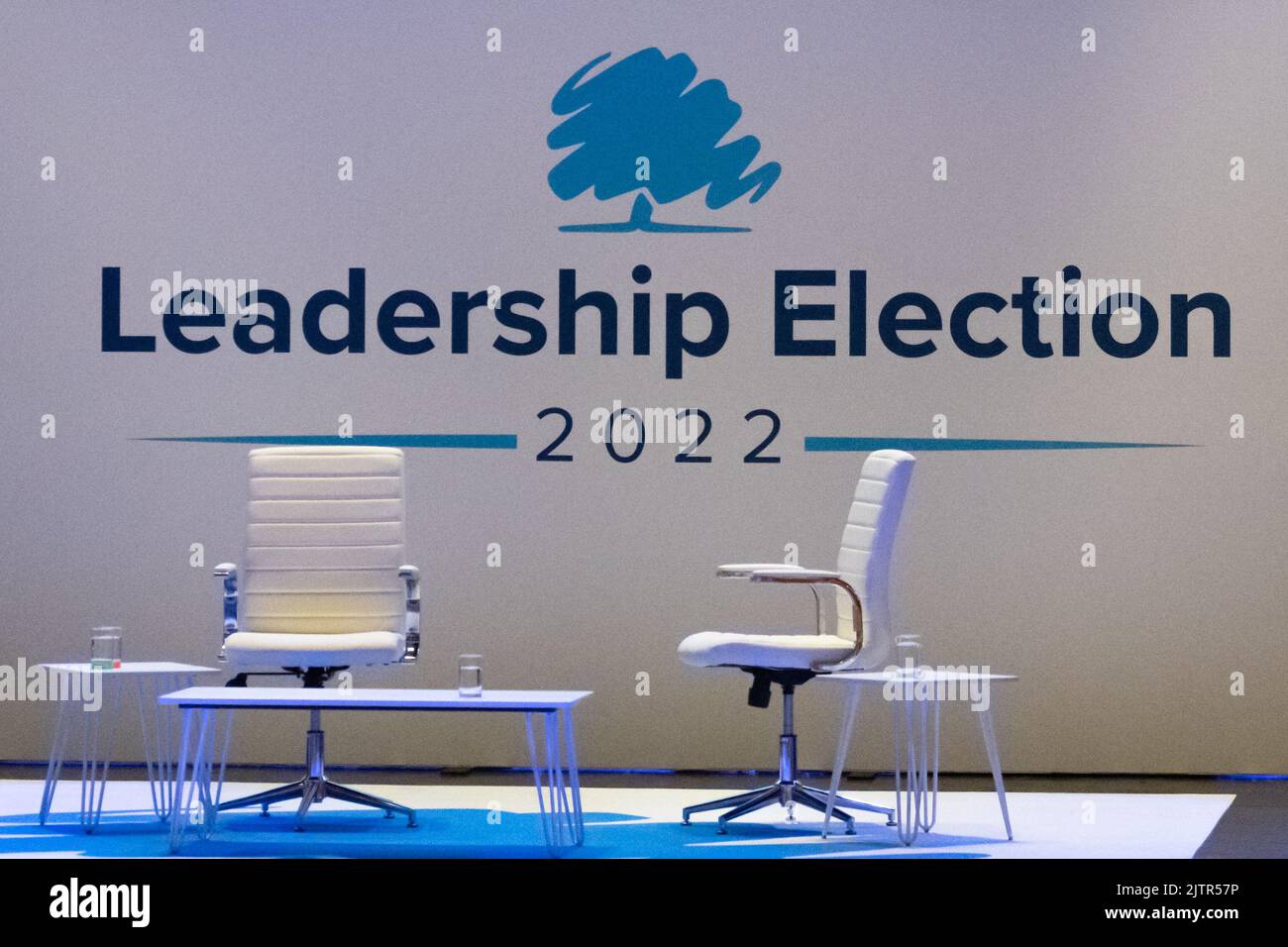 Wahlen zur Führung der konservativen Partei 2022 - Leere Bühne vor den Ansturm in Perth, Schottland, Großbritannien am 16. August 2022 Stockfoto