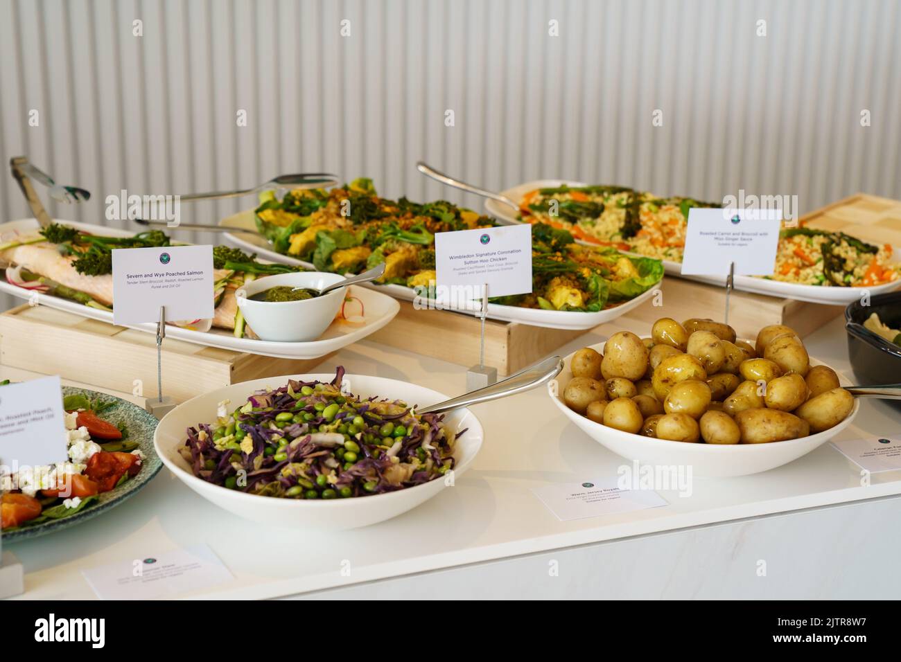 Buffet mit Speisen Stockfoto