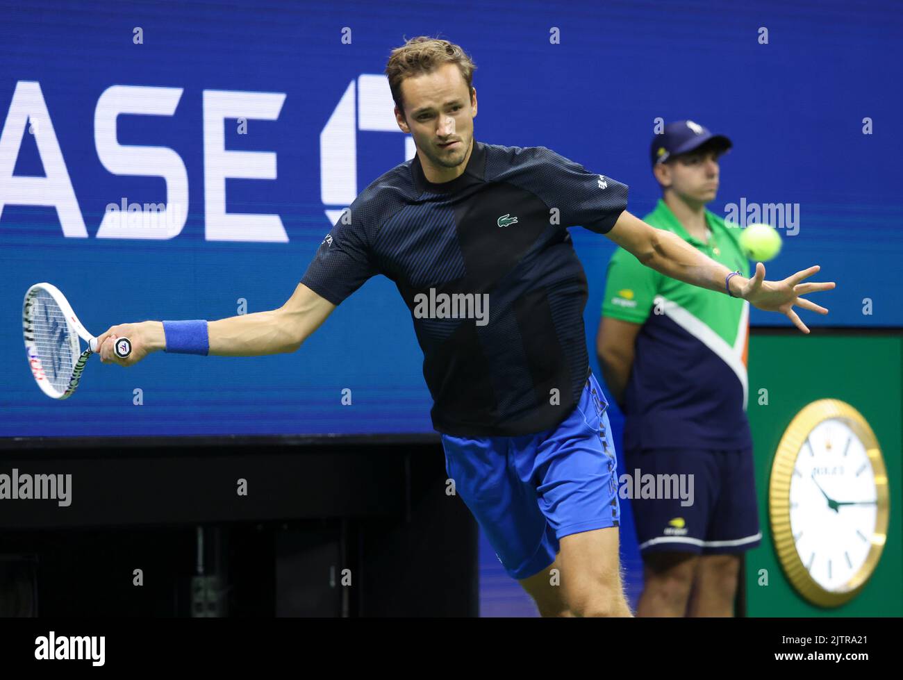 New York, Vereinigte Staaten - 01/09/2022, Daniil Medvedev von Russland während des Tages 3 der US Open 2022, 4. Grand Slam Tennisturnier der Saison am 31. August 2022 im USTA National Tennis Center in New York, Vereinigte Staaten - Foto Jean Catuffe / DPPI Stockfoto