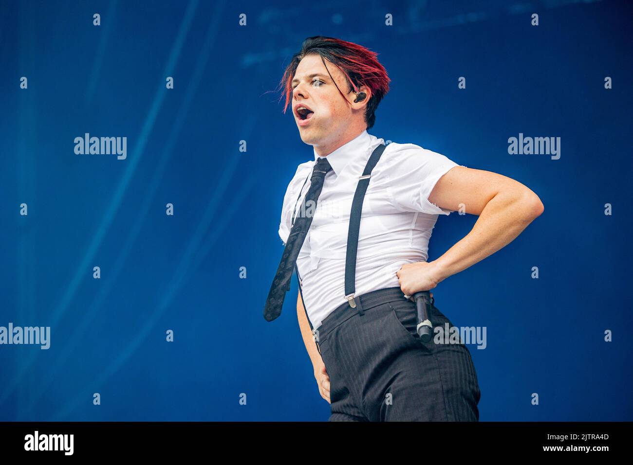 Krasser Twist Sänger Yungblud Datet Wieder Seine Ex Die Kuss Fotos Sind Der Hammer - aqelvx8