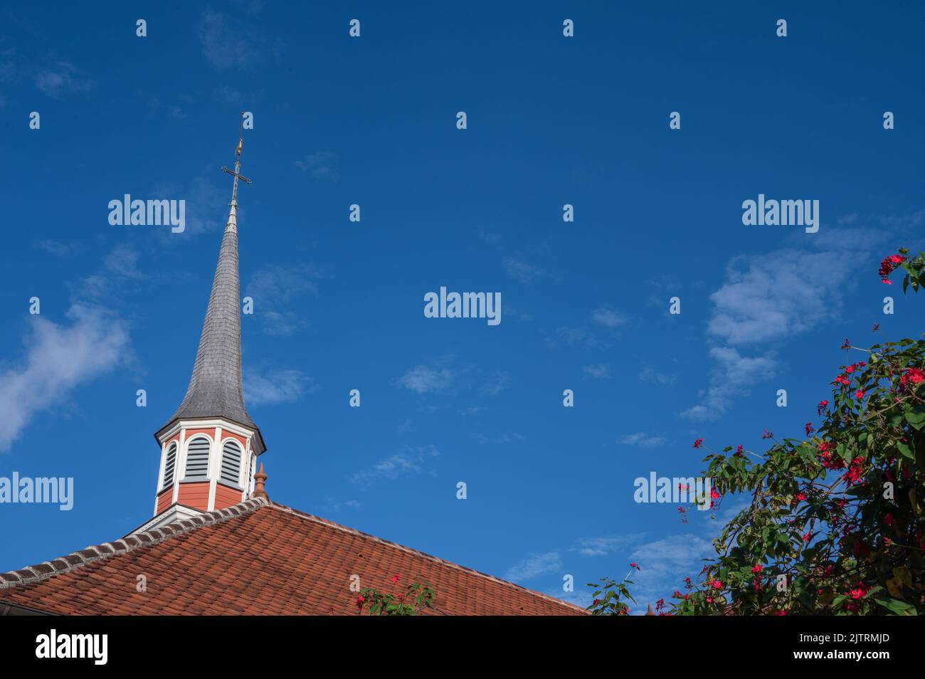 Glockenturm der Kirche Anses d Arlet, Martinique, Westindien Stockfoto