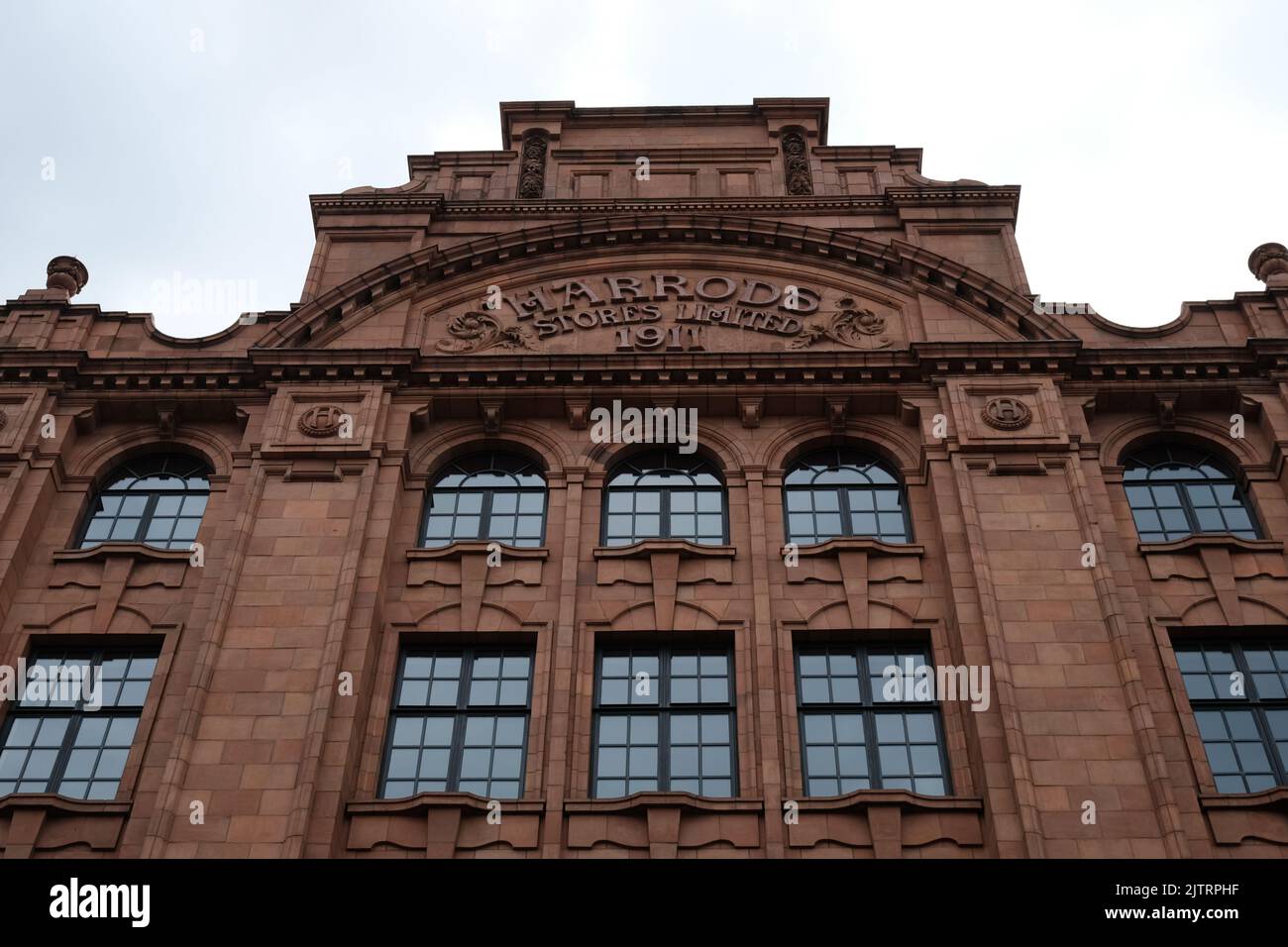 Harrods Lagerhaus Fotos Und Bildmaterial In Hoher Aufl sung Alamy harrods-lagerhaus-fotos-und-bildmaterial-in-hoher-aufl-sung-alamy