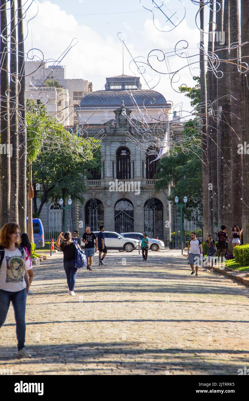 Platz der Freiheit ( praca da liberdade ) in Belo Horizonte Minas Gerais, Brasilien - 8. Dezember 2018: Platz der Freiheit, einer der wichtigsten touristischen Stätten Stockfoto