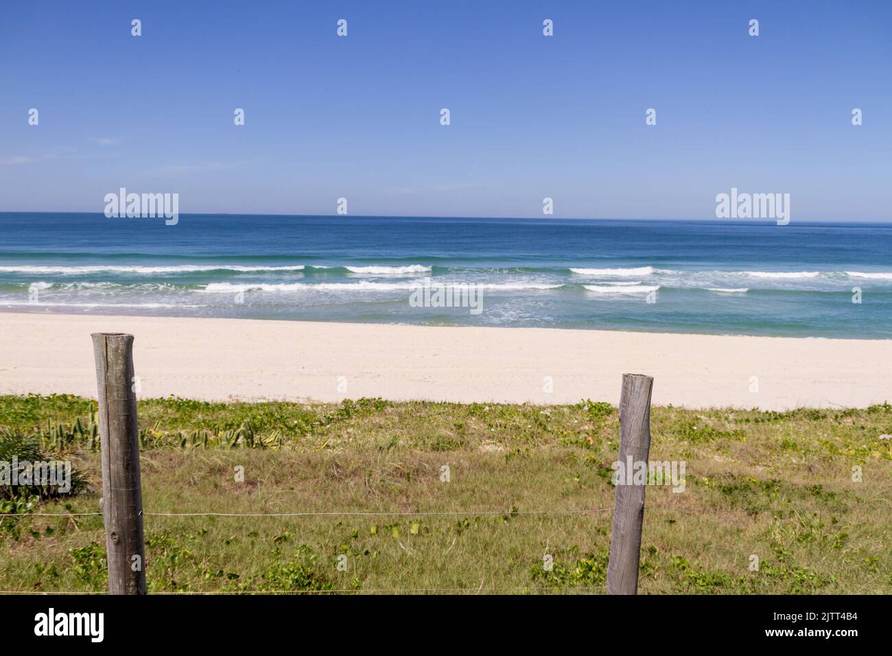 Blick auf den Strand von Barra da Tijuca in Rio de Janeiro, Brasilien. Stockfoto