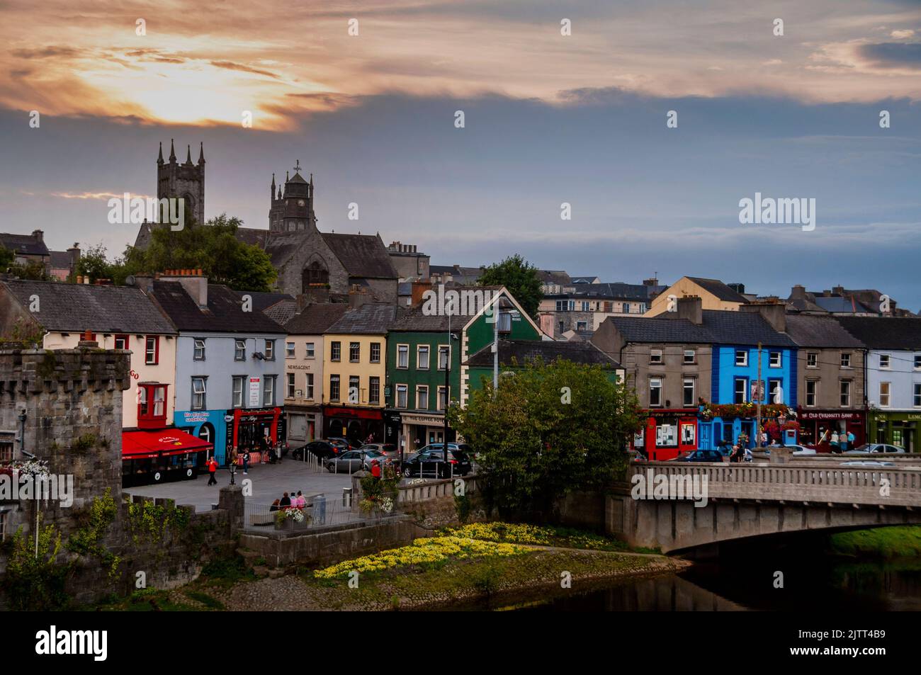 Gotische Neuzeit St.. Mary's Cathedral mit Blick auf Kilkenny, Irland. Stockfoto