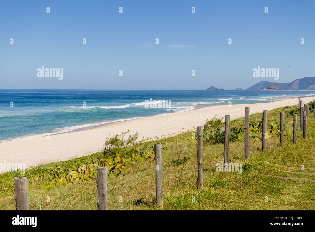 Blick auf den Strand von Barra da Tijuca in Rio de Janeiro, Brasilien. Stockfoto