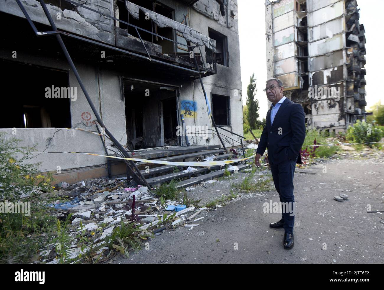 BORODIANKA, UKRAINE - 1. SEPTEMBER 2022 - der Präsident der Interparlamentarischen Union Duarte Pacheco macht sich mit den Folgen des russischen örk vertraut Stockfoto