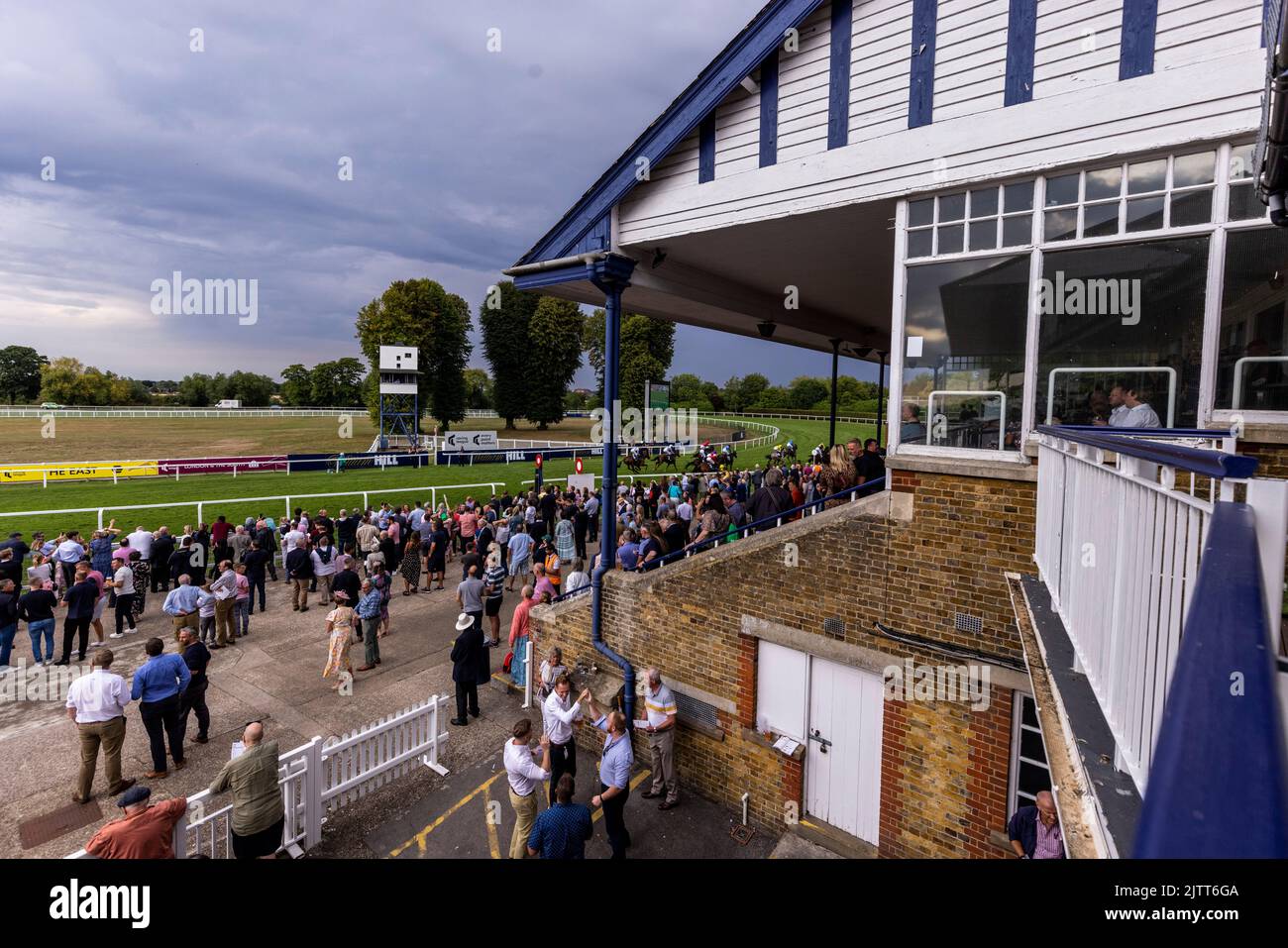 LIR Speciale unter Jockey Ray Dawson gewinnt die William Hill Pick Your Places Racing League R24 während der Racing League 2022 Race Week 4 auf der Royal Windsor Racecourse, Berkshire. Bilddatum: Donnerstag, 1. September 2022. Stockfoto