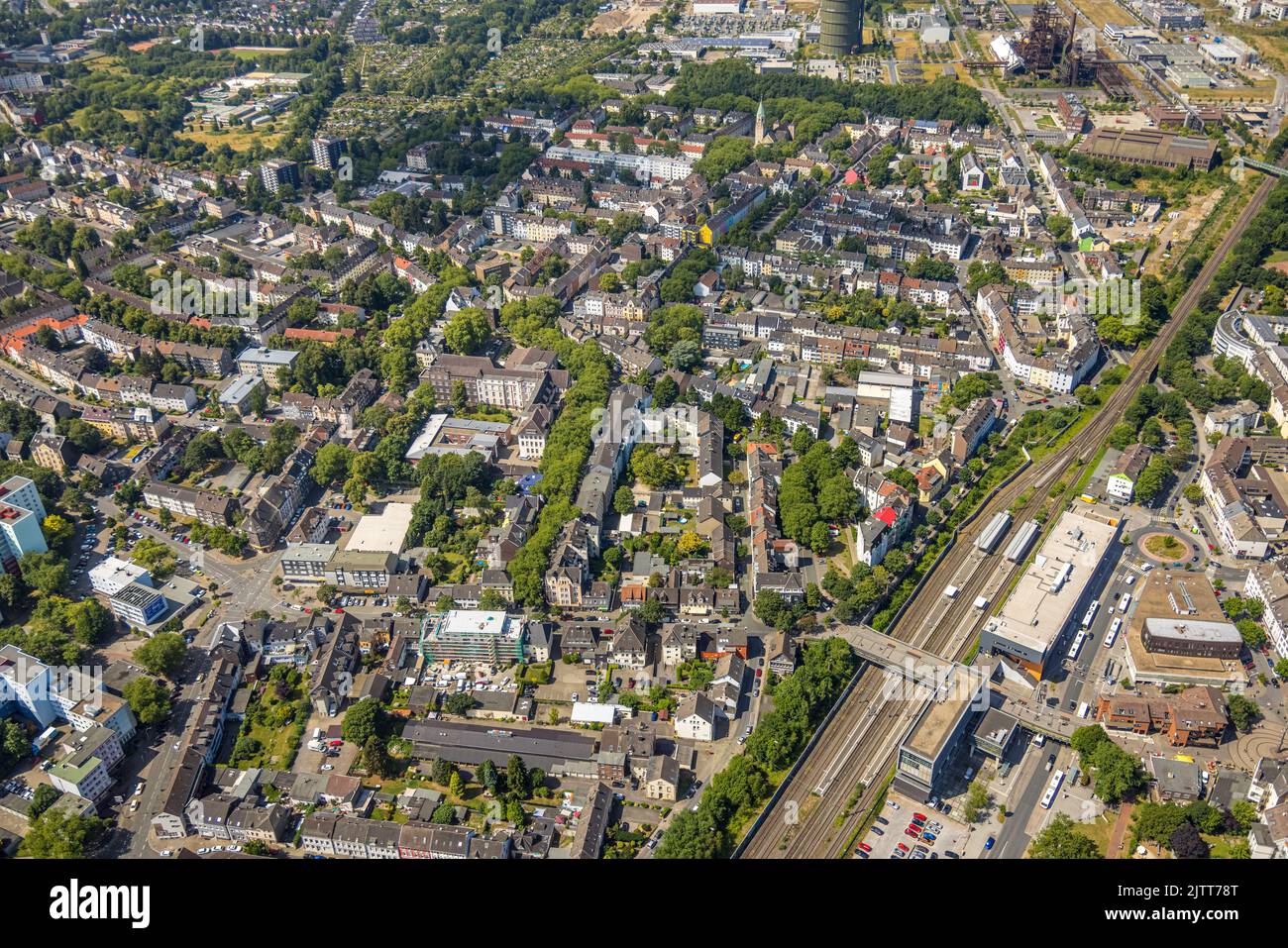 Luftaufnahme, Blickfeld Hörde, Bahnhof Dortmund-Hörde, Katholische Kirche Herz Jesu, Hörde, Dortmund, Ruhrgebiet, Nordrhein-Westfalen, Deutschland Stockfoto