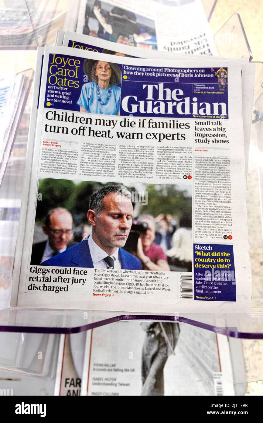 "Kinder könnten sterben, wenn Familien die Hitze abstellen, warnen Experten" Titelseite der Zeitung Guardian 1. September 2022 London Großbritannien Stockfoto