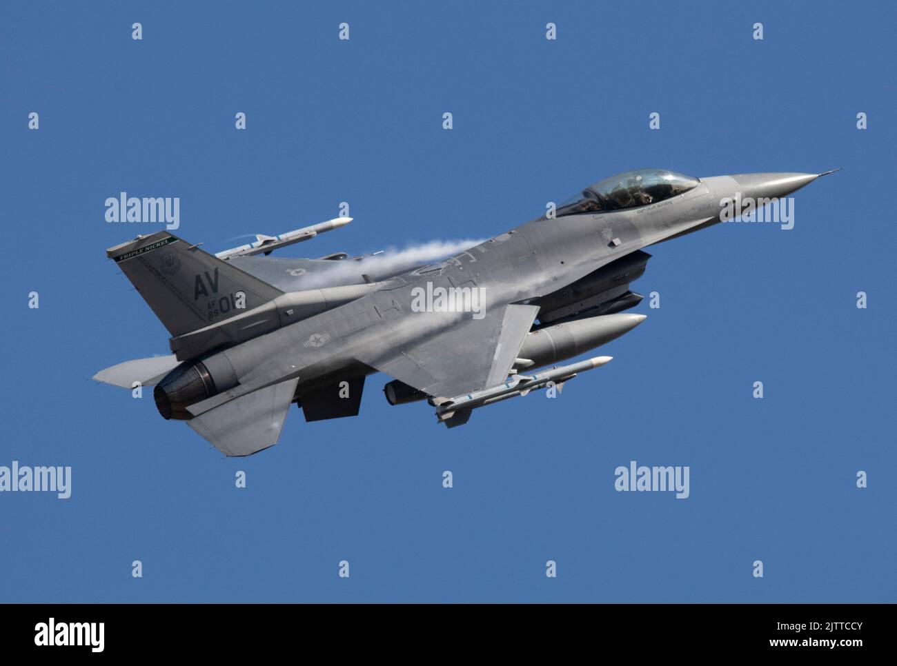 AF 89-016 USAF Lockheed Martin (General Dynamics) F-16cm-40-CF Fighting Falcon c/n 1C-290 '31 OG' Landung auf der Start- und Landebahn 07 RAF Lakenheath, 31.. August 202 Stockfoto