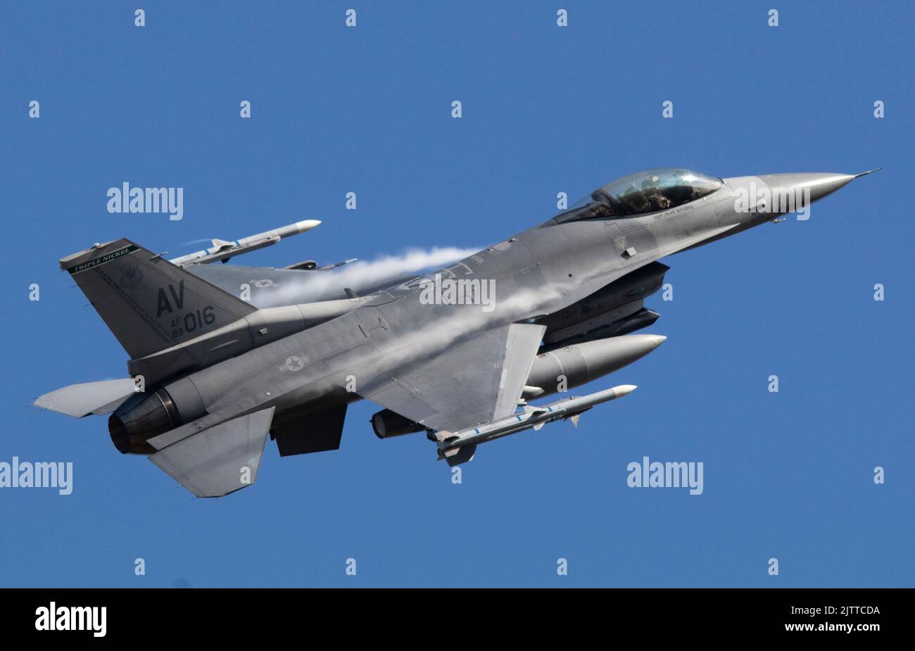 AF 89-016 USAF Lockheed Martin (General Dynamics) F-16cm-40-CF Fighting Falcon c/n 1C-290 '31 OG' Landung auf der Start- und Landebahn 07 RAF Lakenheath, 31.. August 202 Stockfoto