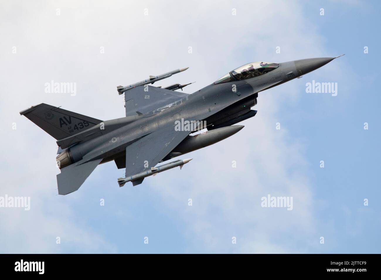 AF 88-435 USAF Lockheed Martin (General Dynamics) F-16cm-40-CF Fighting Falcon c/n 1C-290 '31 OG' beim Start auf der Runway 07 RAF Lakenheath, 31.. August Stockfoto