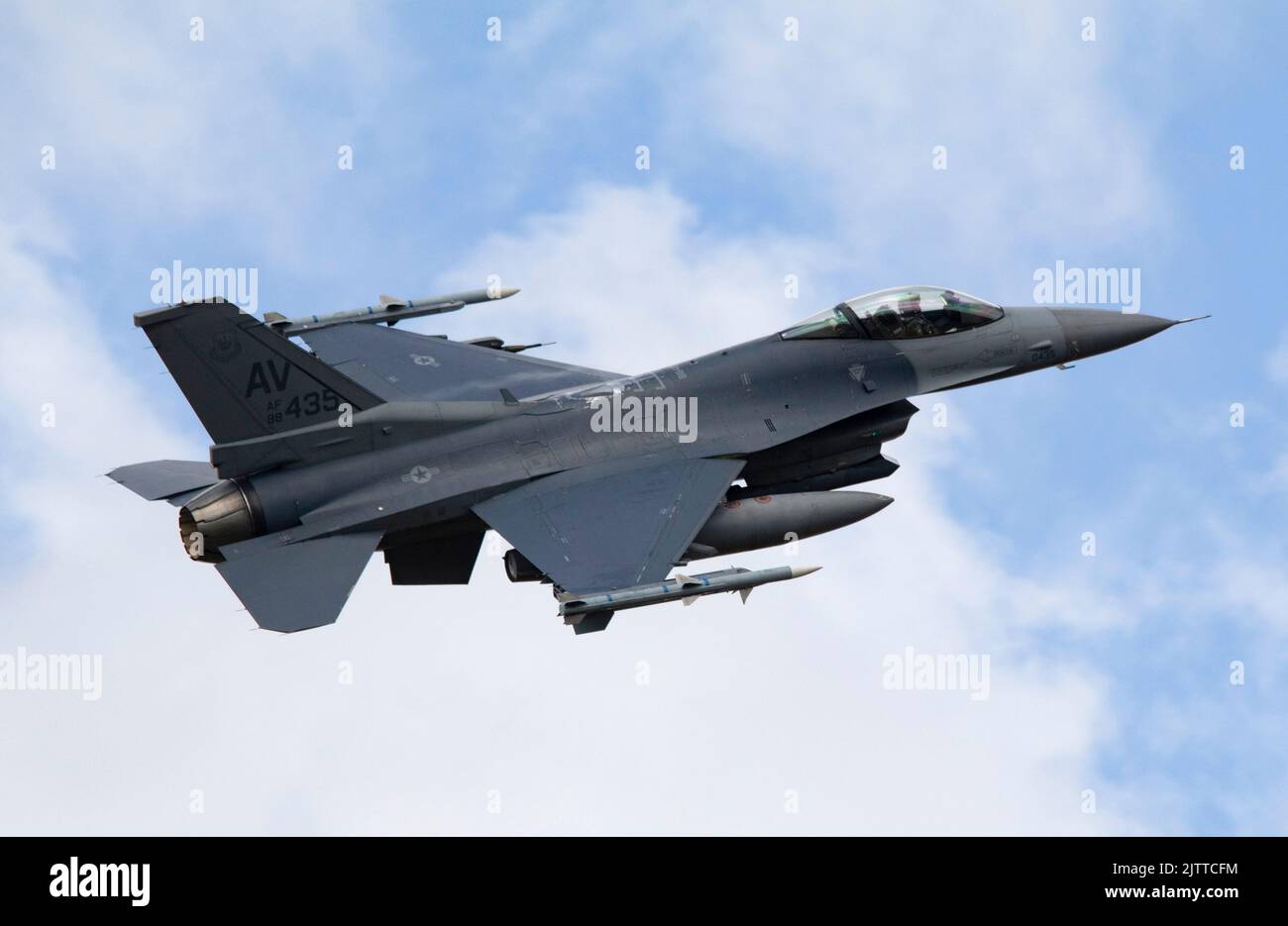 AF 88-435 USAF Lockheed Martin (General Dynamics) F-16cm-40-CF Fighting Falcon c/n 1C-290 '31 OG' beim Start auf der Runway 07 RAF Lakenheath, 31.. August Stockfoto