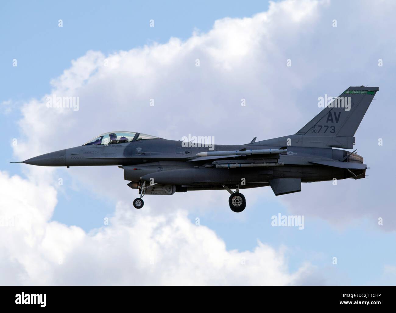 AF 90-773 USAF Lockheed Martin (General Dynamics) F-16cm-40-CF Fighting Falcon c/n 1C-290 '31 OG' Landung auf der Start- und Landebahn 07 RAF Lakenheath, 31.. August 202 Stockfoto