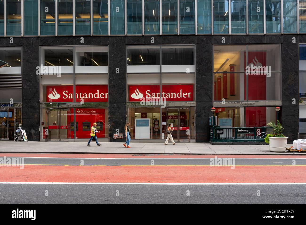 Ein Büro von Banco Santander in New York City, USA. Stockfoto