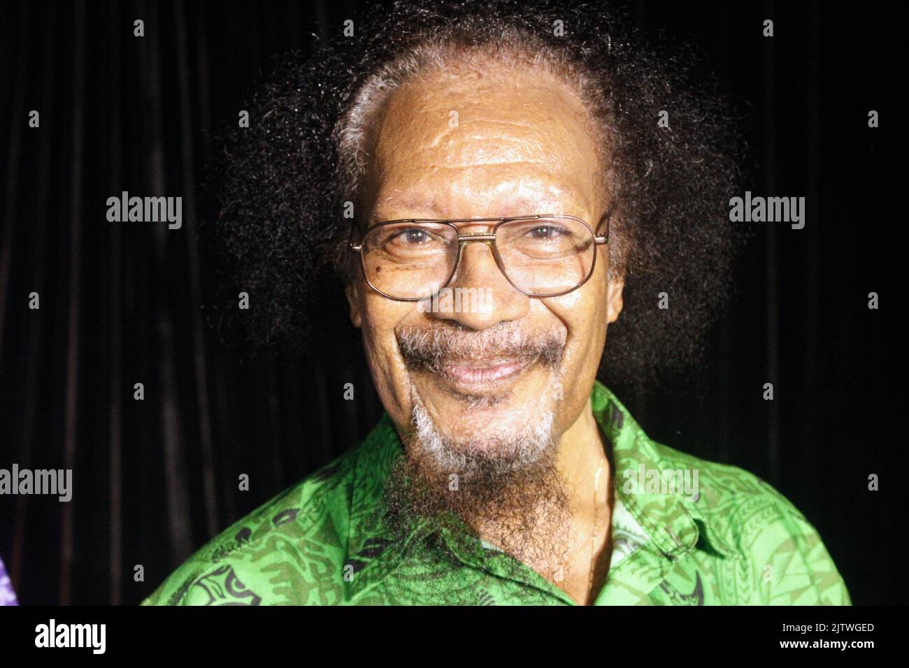 Dr. Beno Boeha, prominenter Manusian, bei einem Treffen mit der Manus-Gemeinde in Port Moresby vor kurzem Stockfoto