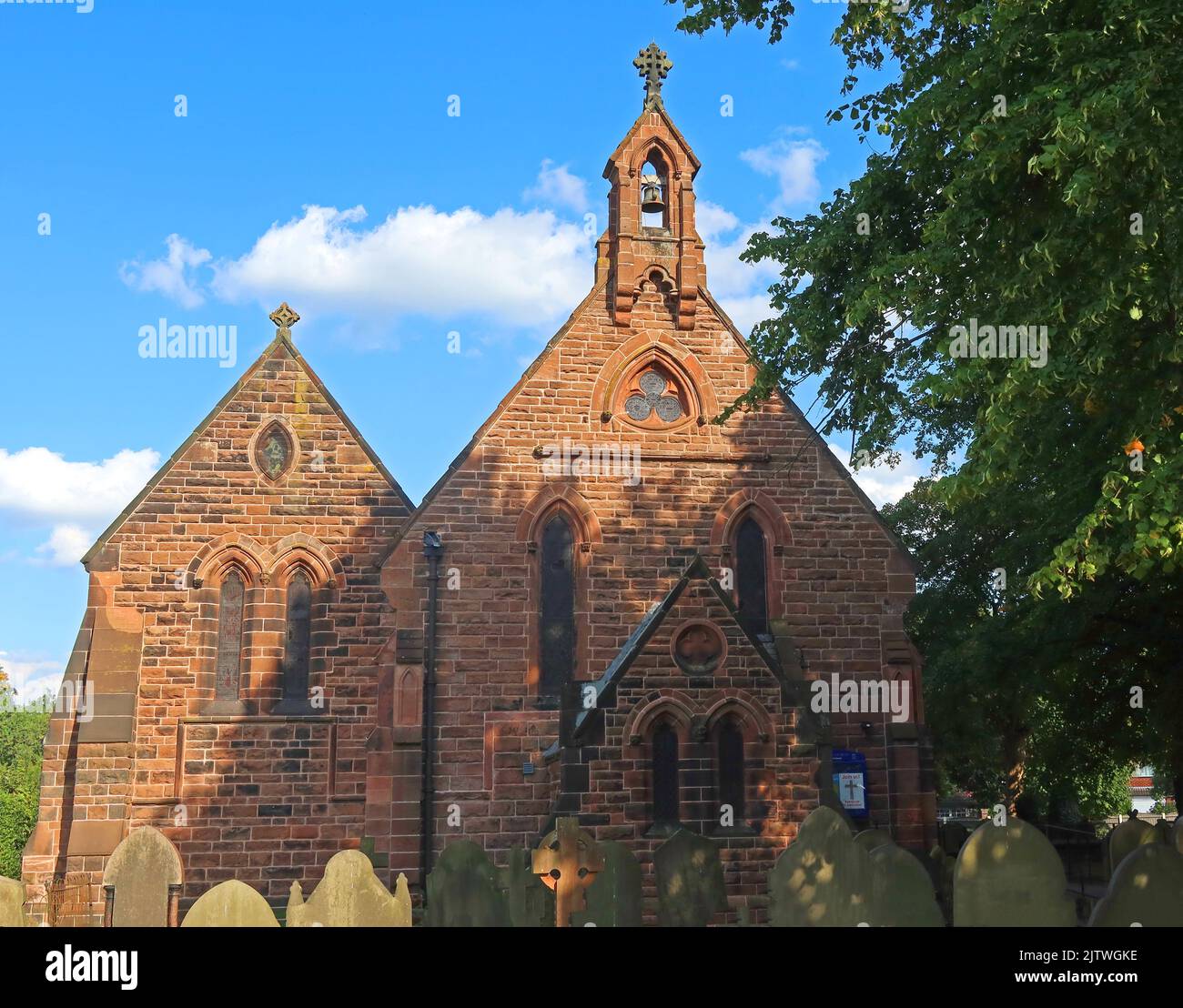 All Saints Church and vicarage, Bell Lane, Thelwall, Warrington, Cheshire, ENGLAND, GROSSBRITANNIEN, WA4 2SX Stockfoto