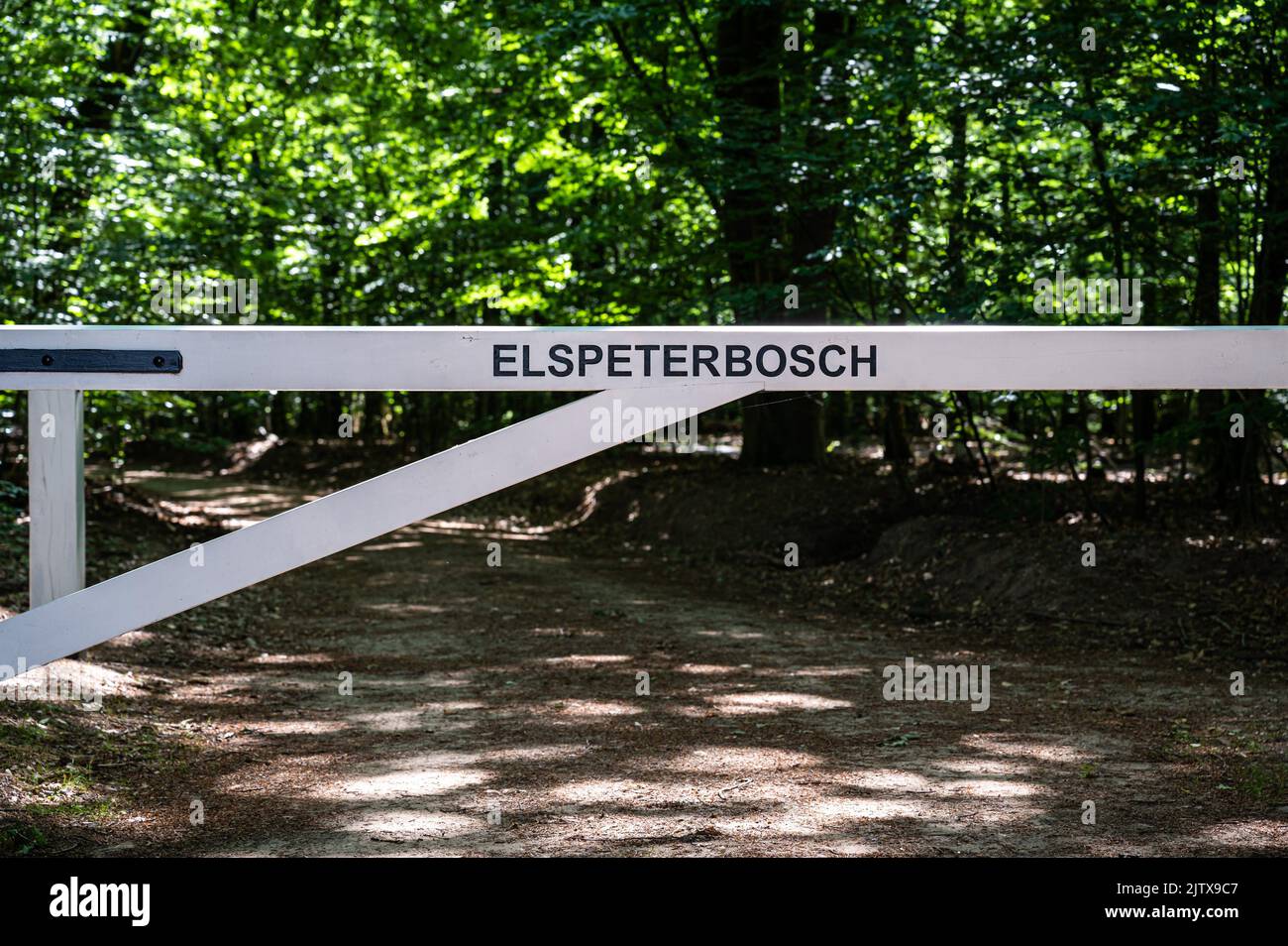 EPE, Gelderland, Niederlande, 07 14 2022 - Schild und Barriere des Naturparks Elspeterbosch. Stockfoto