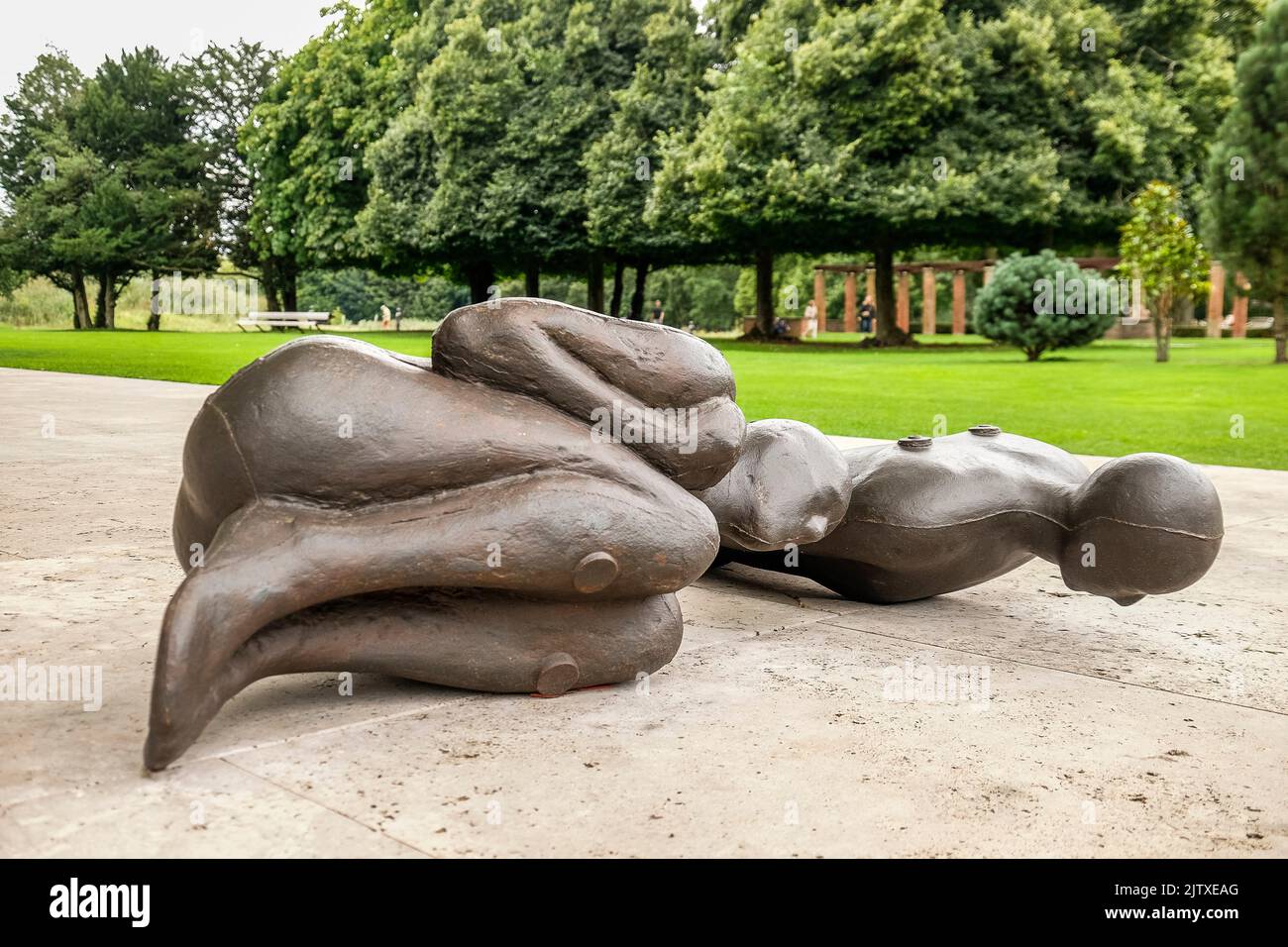 Skulpturen von Antony Gormley vor dem Museum Voorlinden, Niederlande. Stockfoto