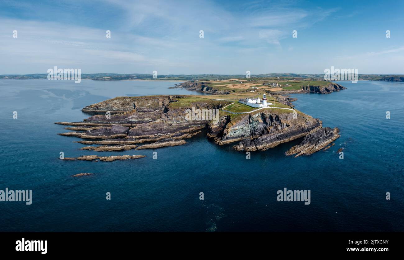 Eine Luftaufnahme des Galley Head Lighthouse in der Grafschaft Cork Stockfoto