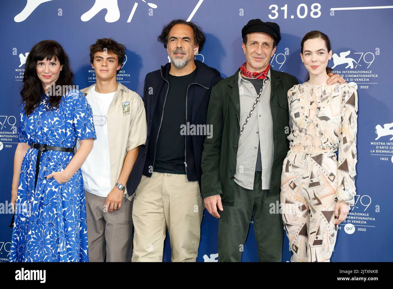 Griselda Siciliani, Iker Sanchez Solano, Regisseur Alejandro Gonzalez Inarritu, Daniel Gimenez Cacho und Ximena Lamadrid posieren bei der Fotowand von 'Bardo' während des Internationalen Filmfestivals von Venedig 79. im Palazzo del Casino am Lido in Venedig, Italien, am 01. September 2022. Stockfoto