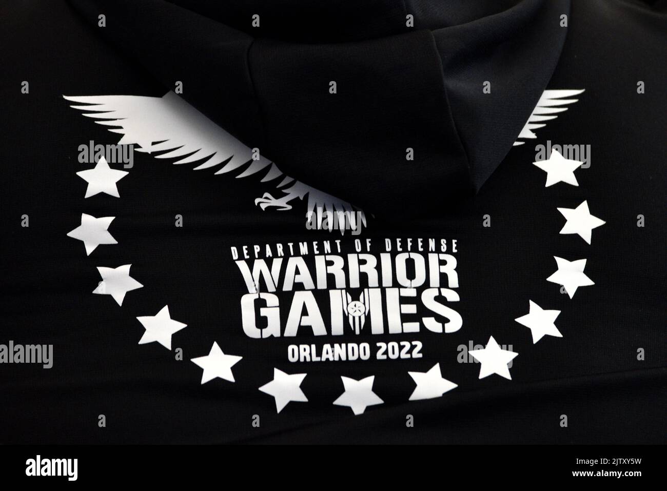 Non Exclusive: LVIV, UKRAINE - 1. SEPTEMBER 2022 - die DoD Warrior Games 2022 sind auf der Rückseite eines Hoodies aufgedruckt, wie während der Begrüßungszeremonien abgebildet Stockfoto