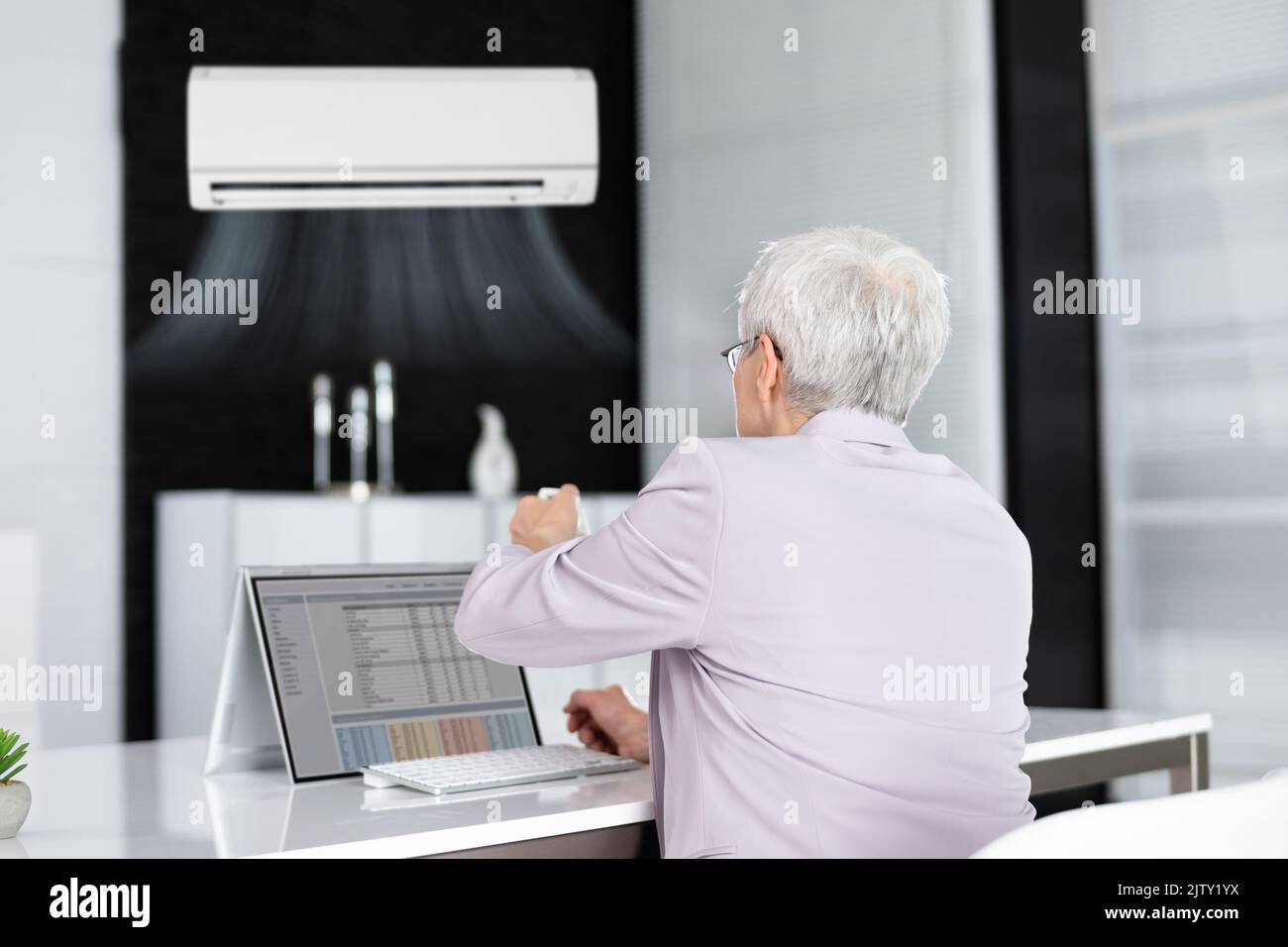Gerät Oder Zustand Der Klimaanlage Im Büro Stockfoto